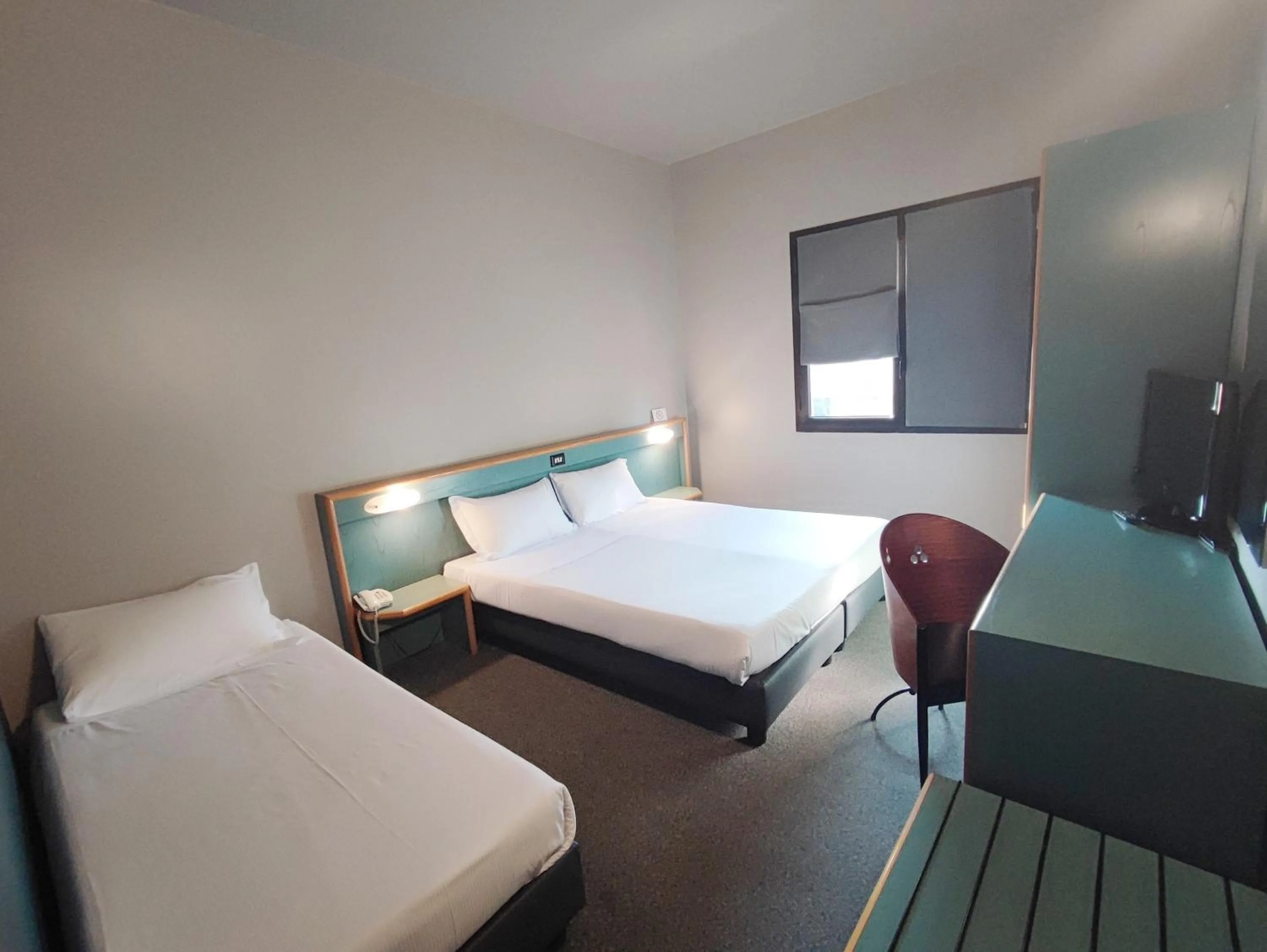 Bedroom, Bed in Stay Hotel