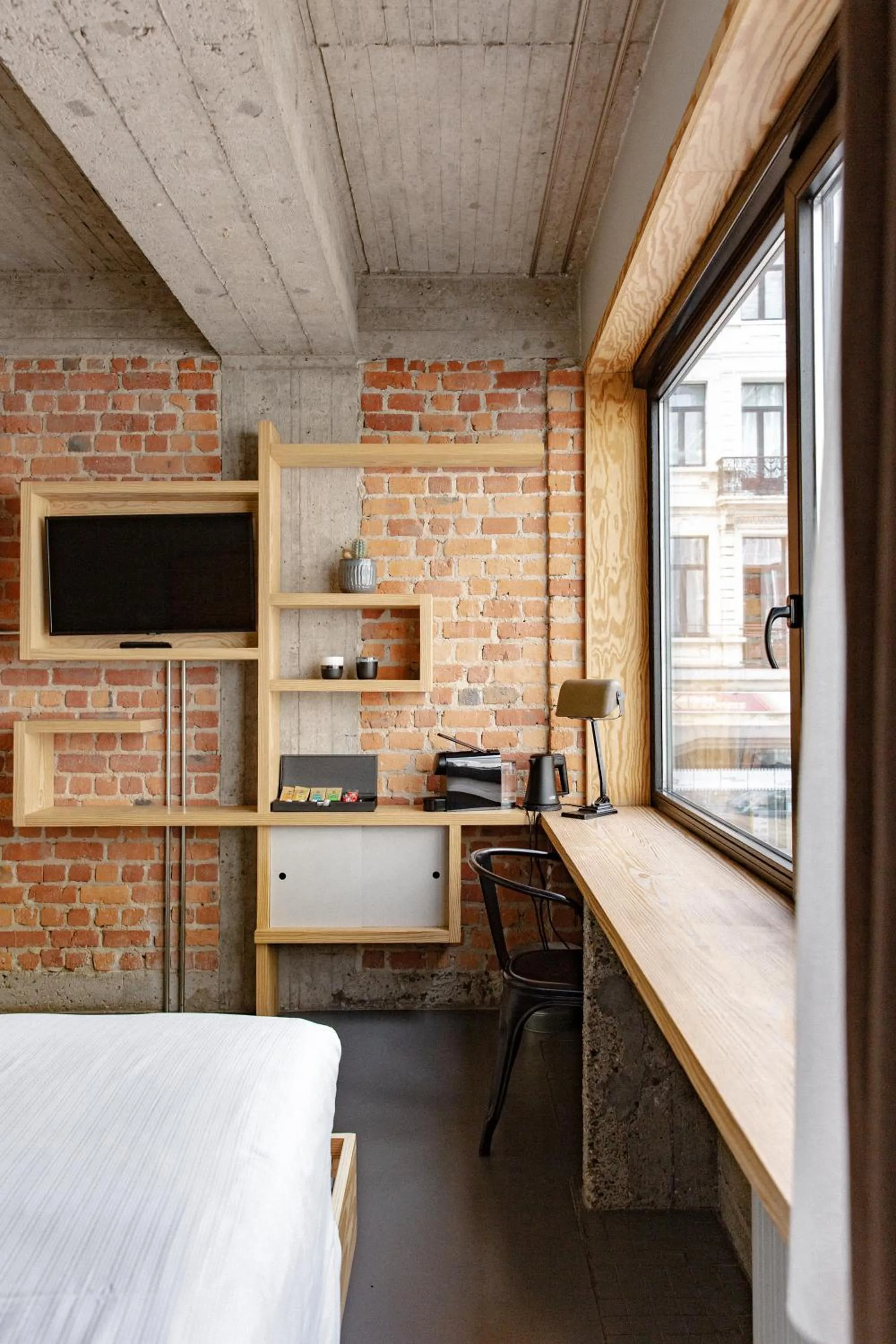 TV and multimedia, Bed in JAM Brussels