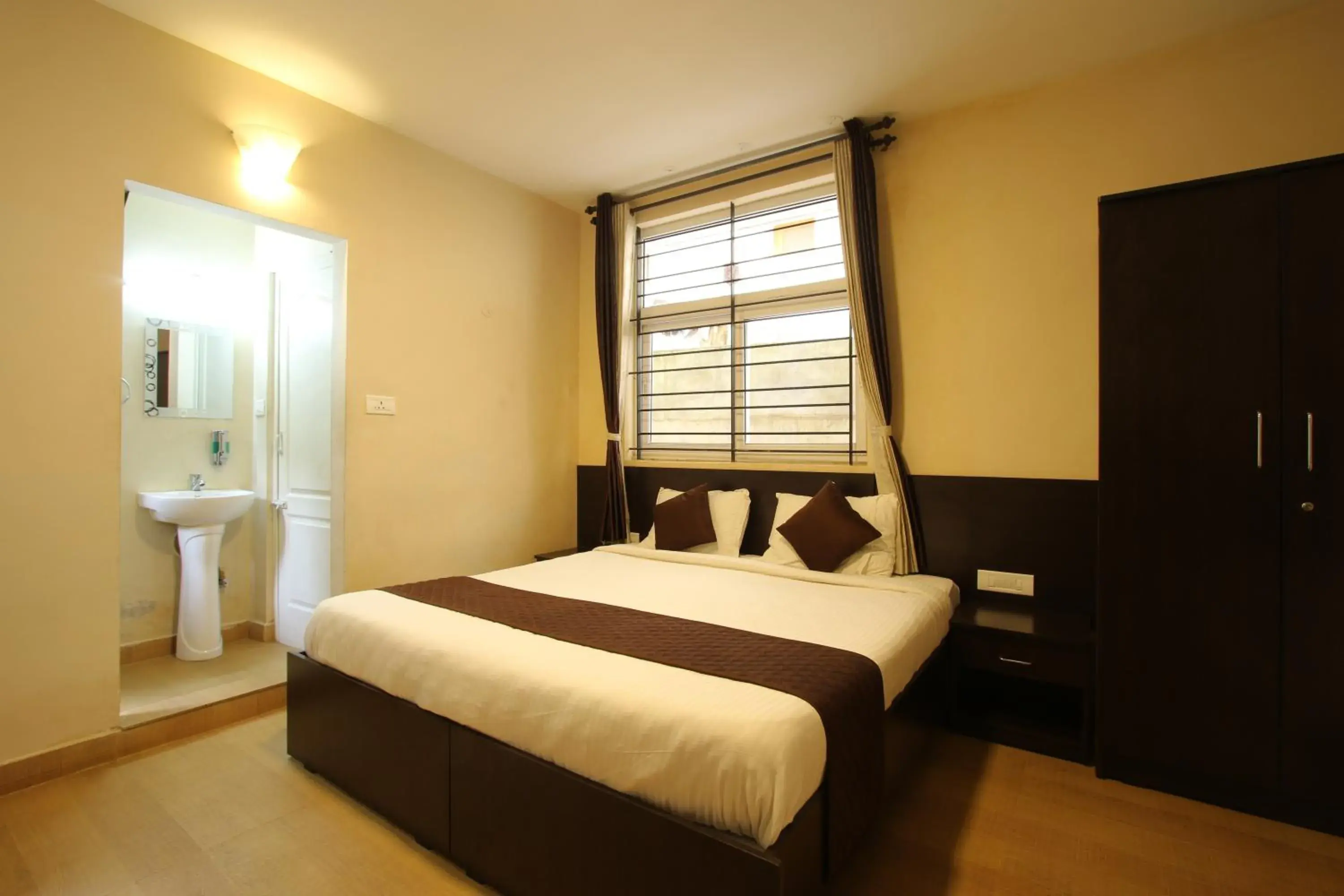 Deluxe Double Room in The Hill Side Deluxe Double Room in The Hill Side