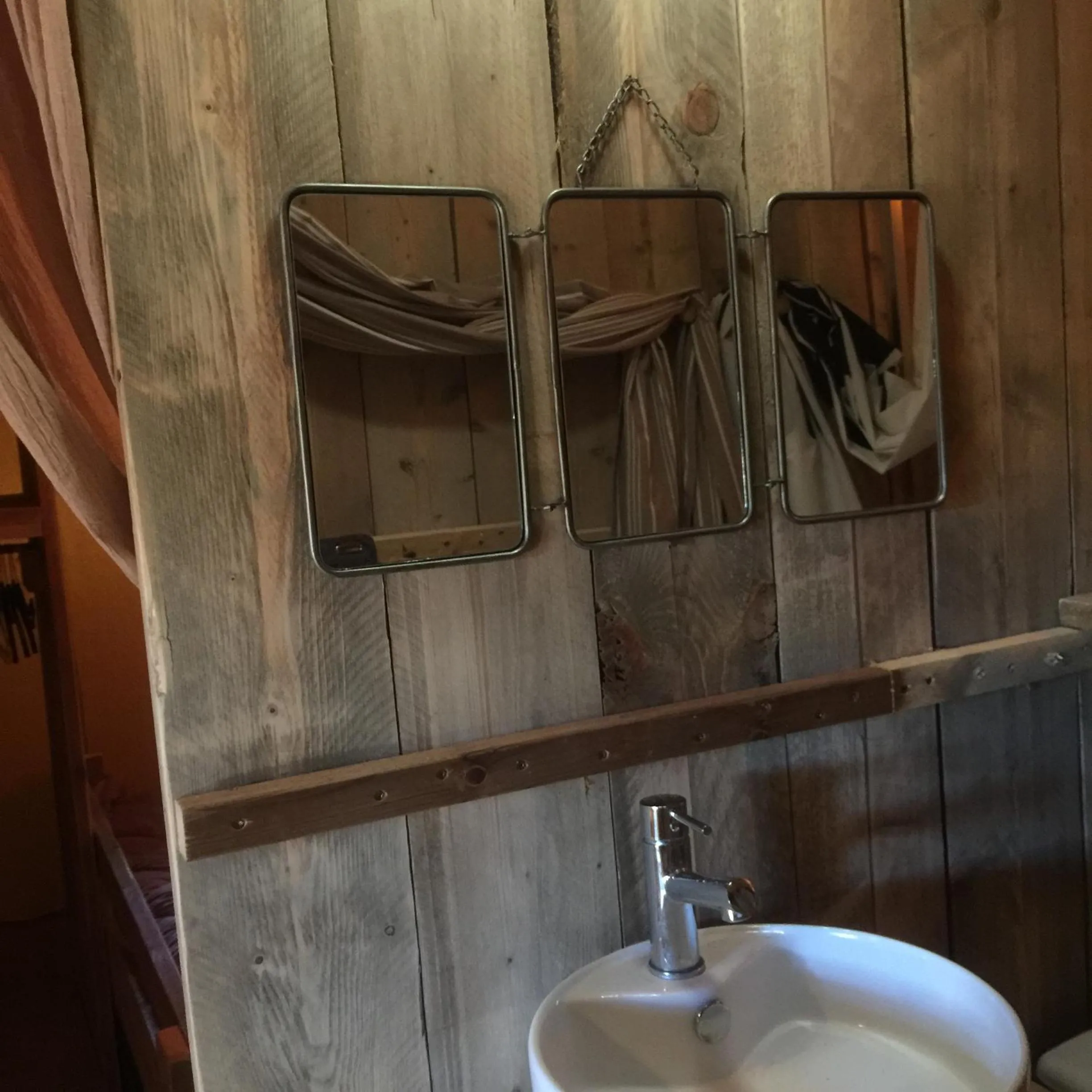 Decorative detail in Lodging Le Lac