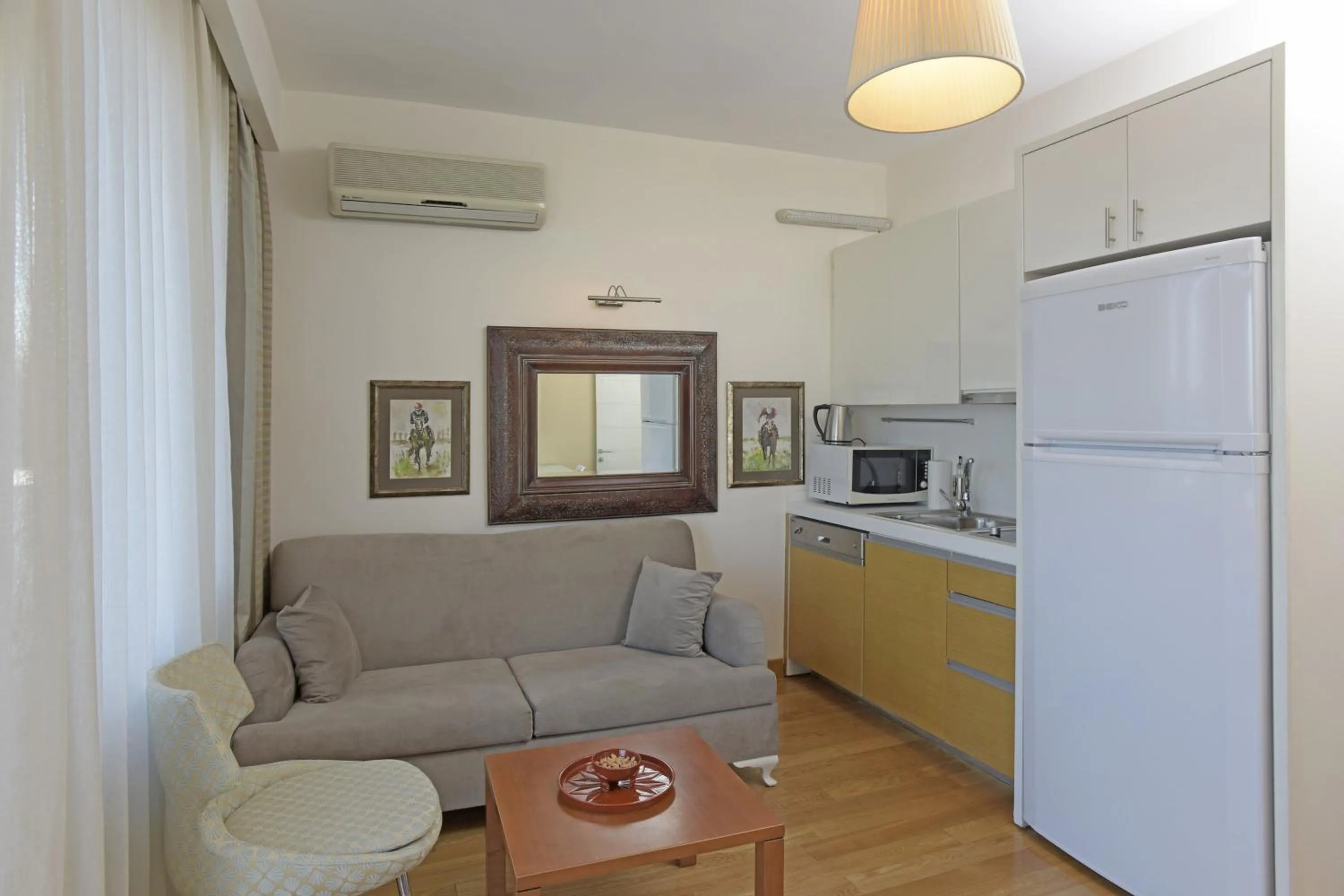 Kitchen or kitchenette, Seating Area in Cheya Gumussuyu Residence
