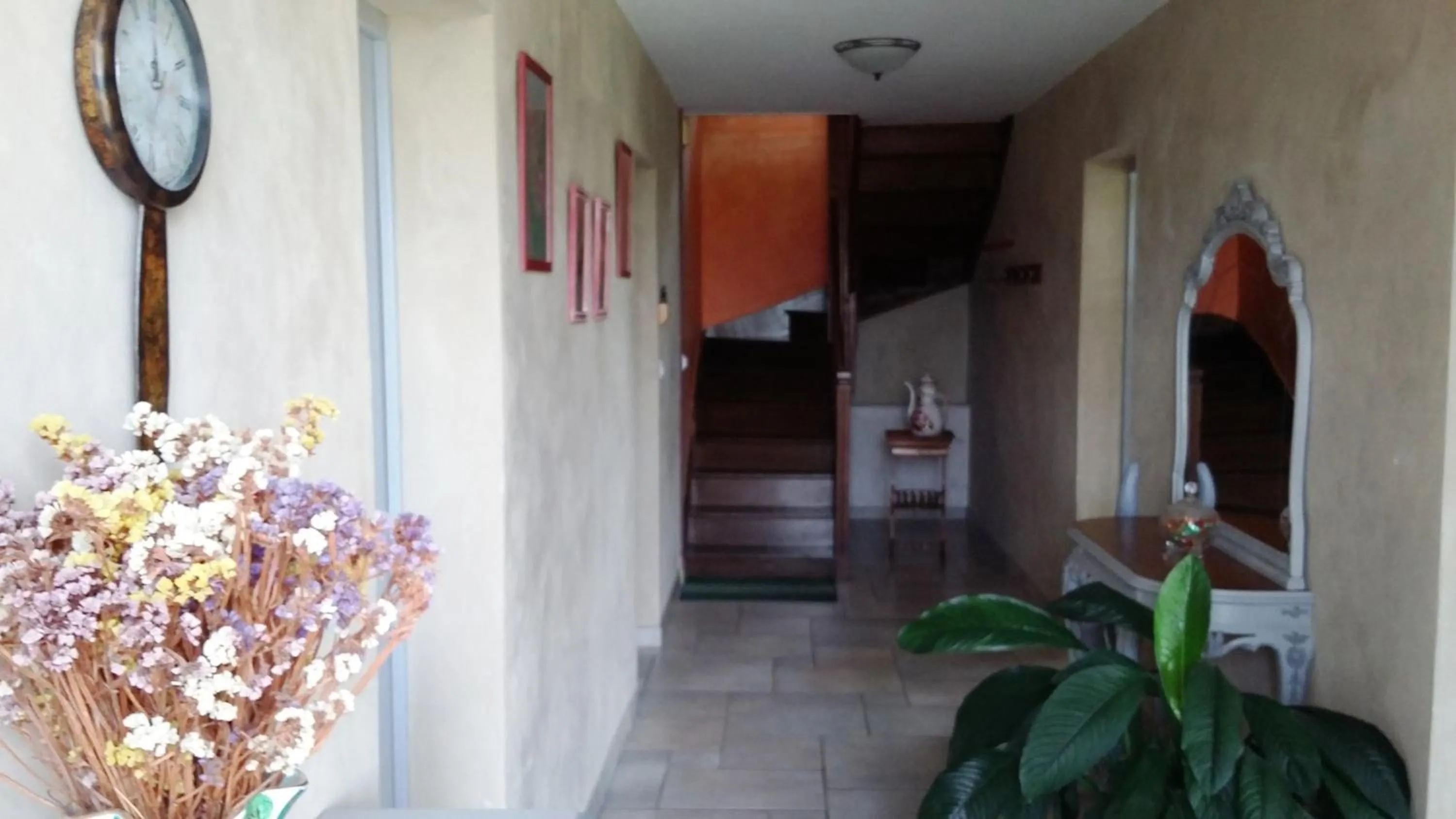 Lobby or reception in Maison d'hôtes La Tuilerie