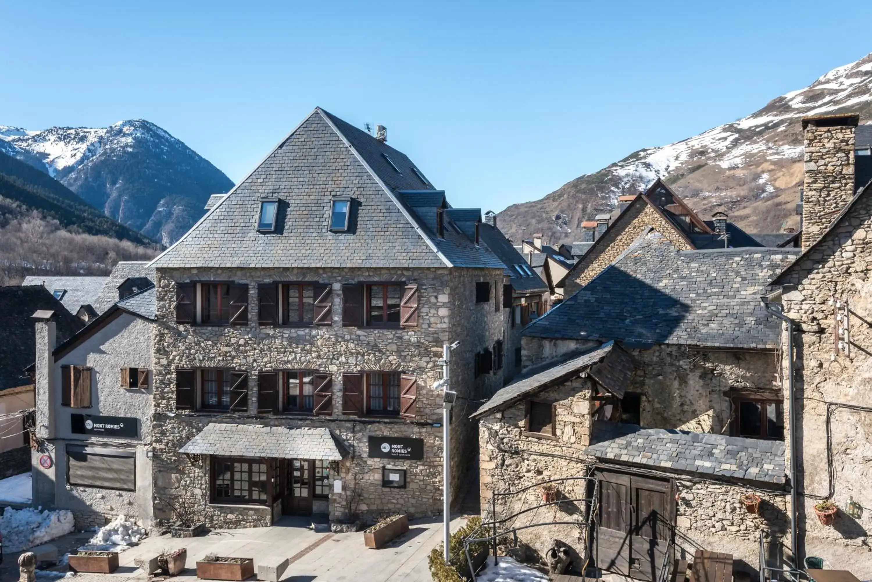 Property building in Hotel SNÖ Mont Romies Property building in Hotel SNÖ Mont Romies