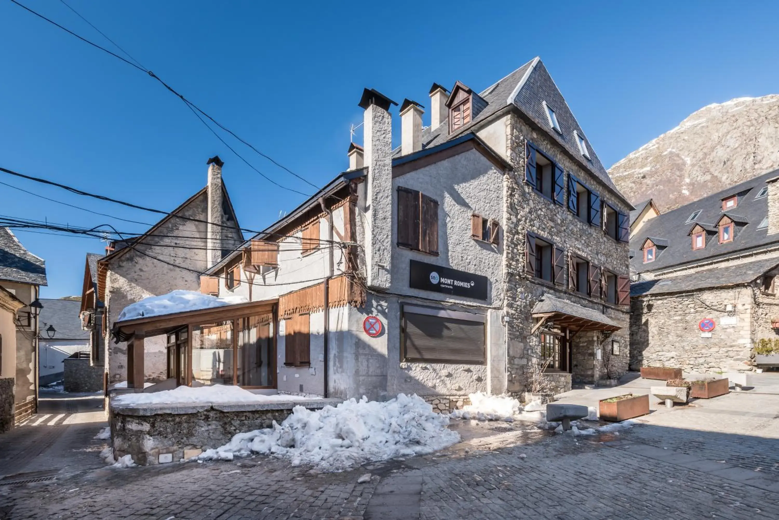 Property building in Hotel SNÖ Mont Romies Property building in Hotel SNÖ Mont Romies