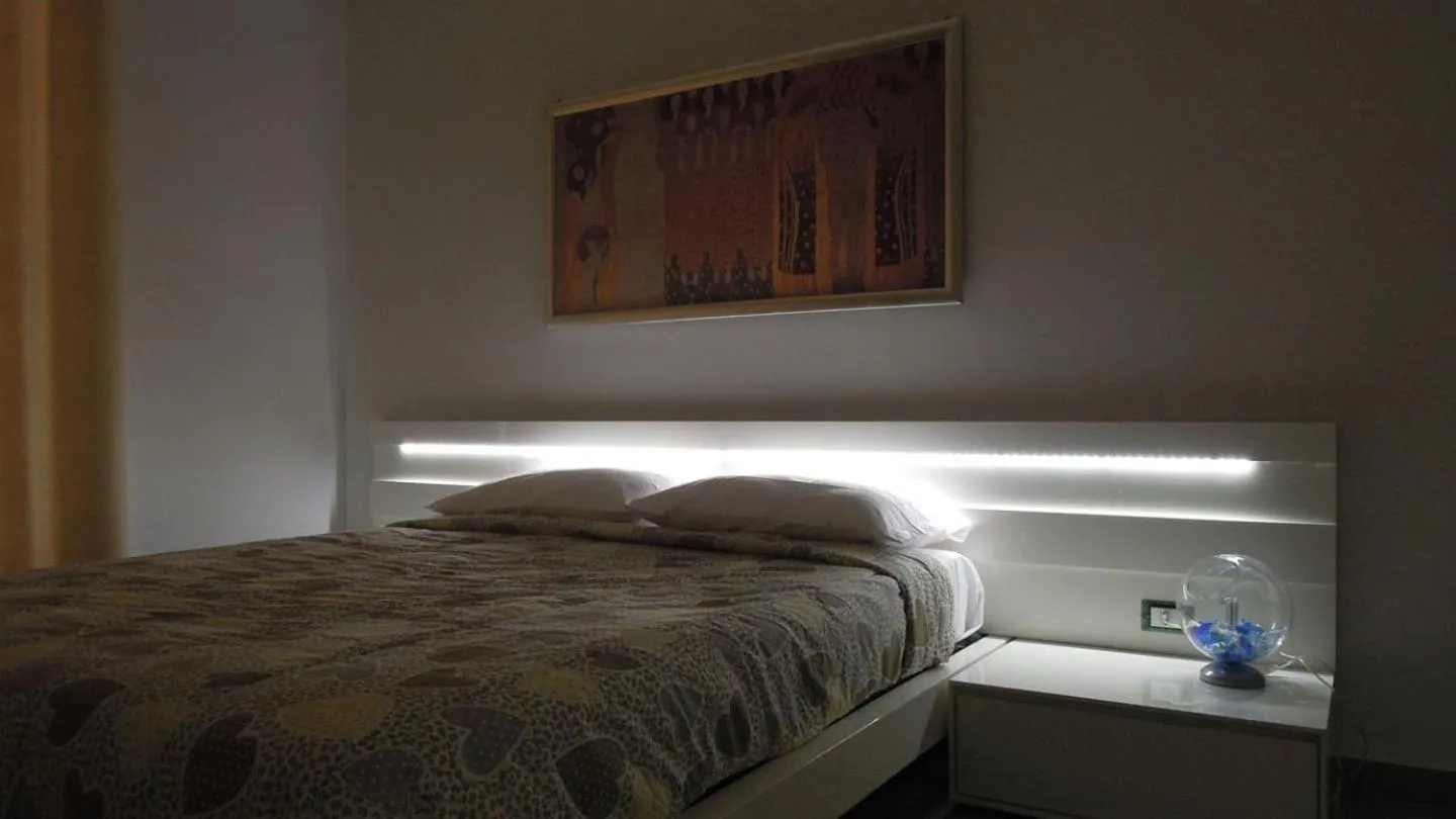 Photo of the whole room, Bed in Dodo House