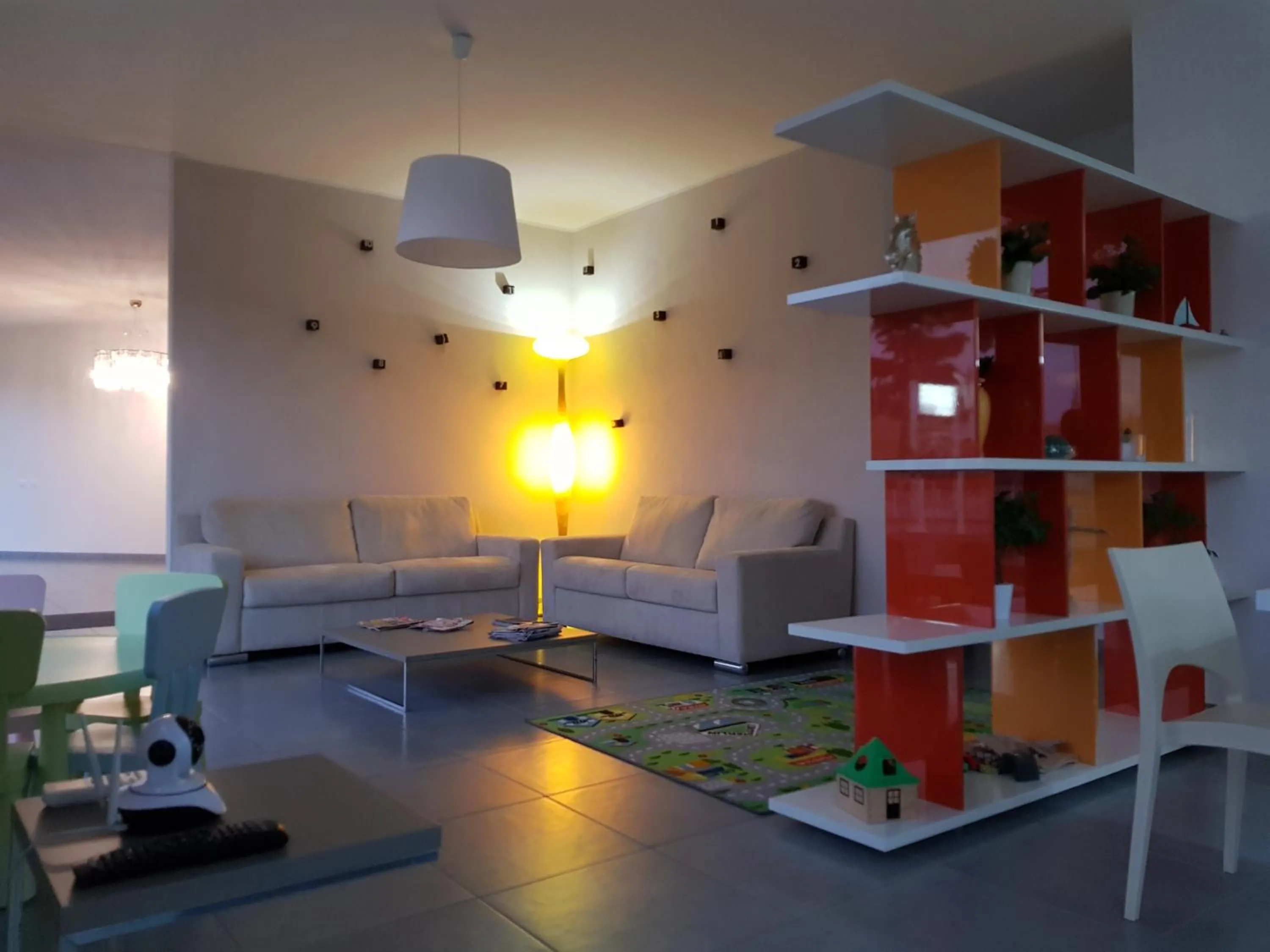 Communal lounge/ TV room in Dodo House