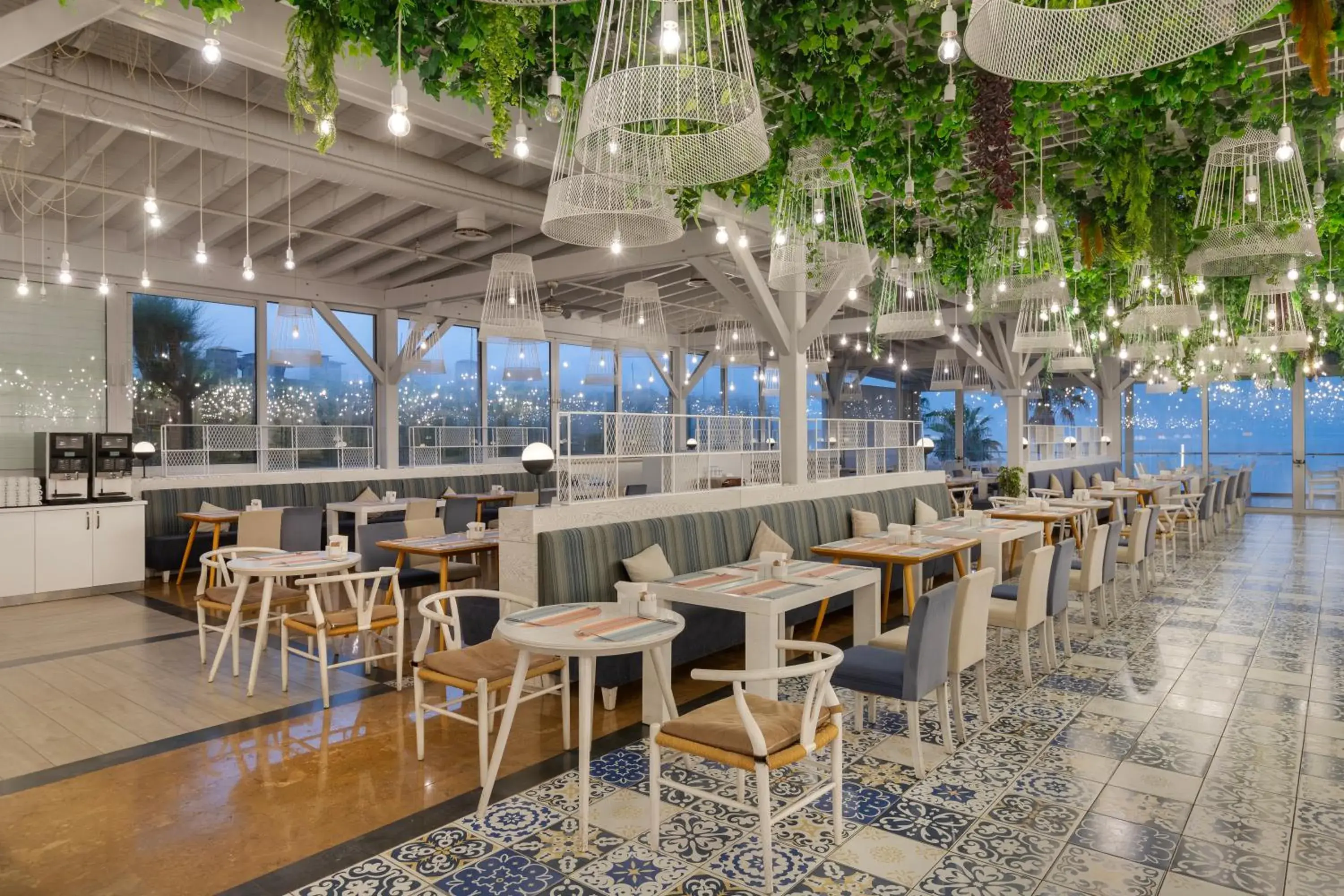 Restaurant/places to eat in Ramada Plaza Antalya Restaurant/places to eat in Ramada Plaza Antalya