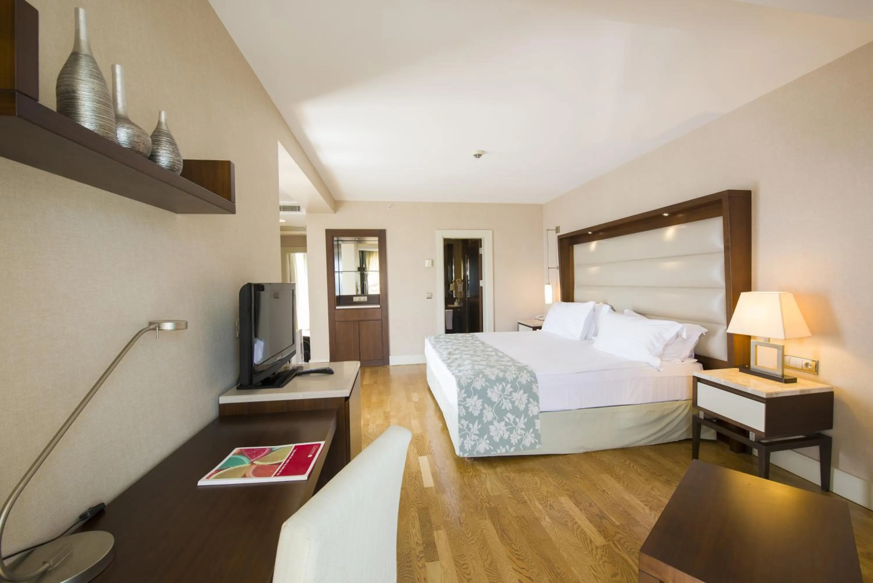 Bedroom, Bed in Ramada Plaza Antalya