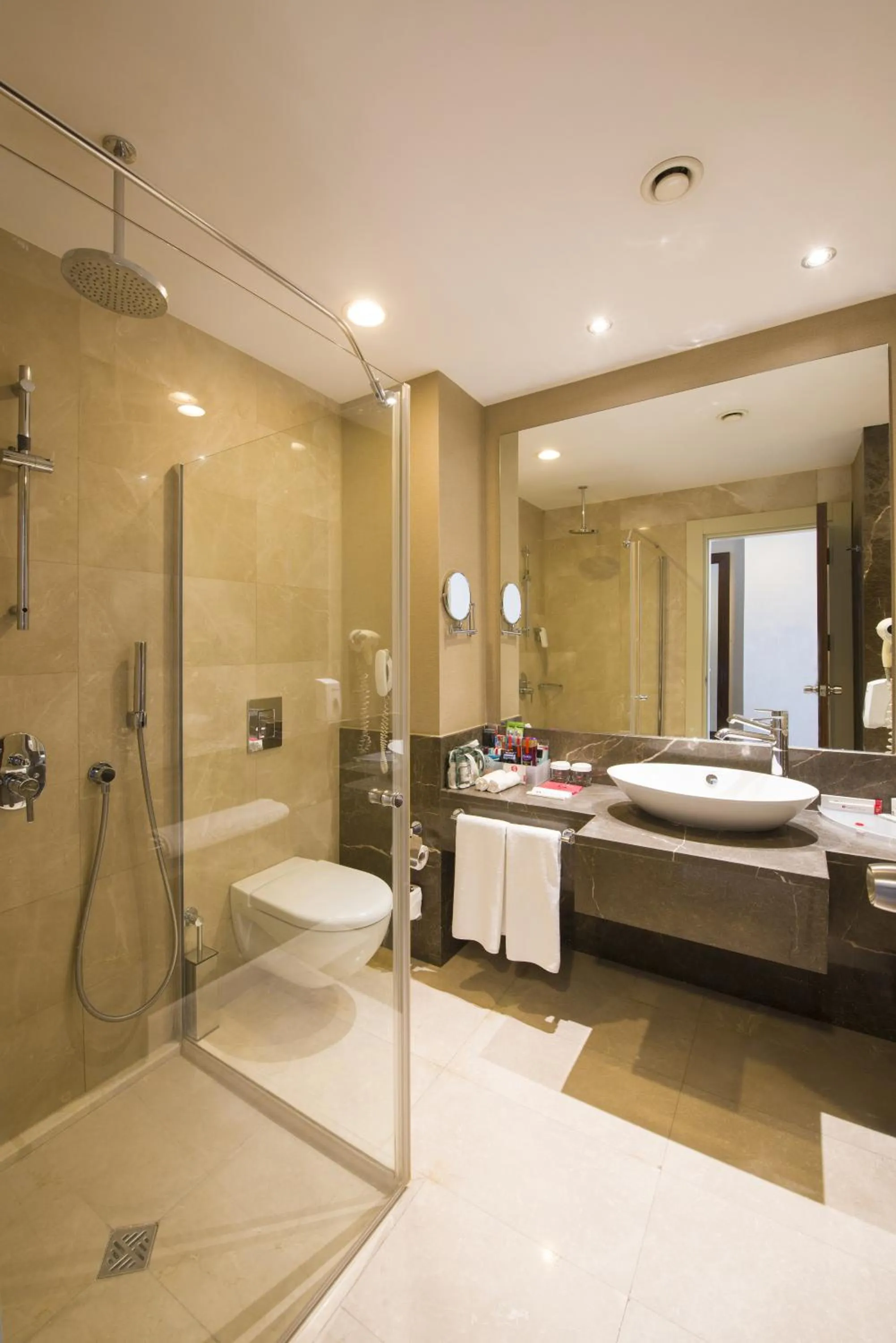 Bathroom in Ramada Plaza Antalya