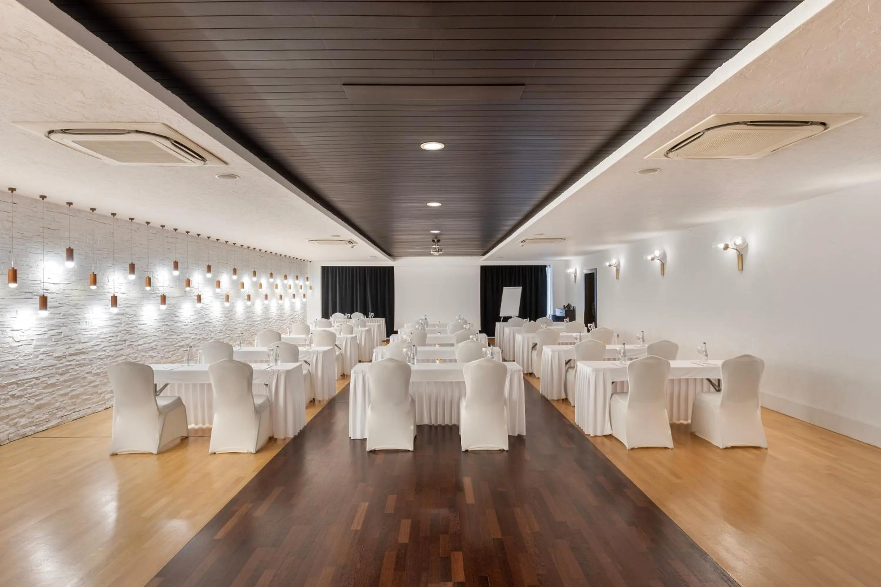 Meeting/conference room in Ramada Plaza Antalya