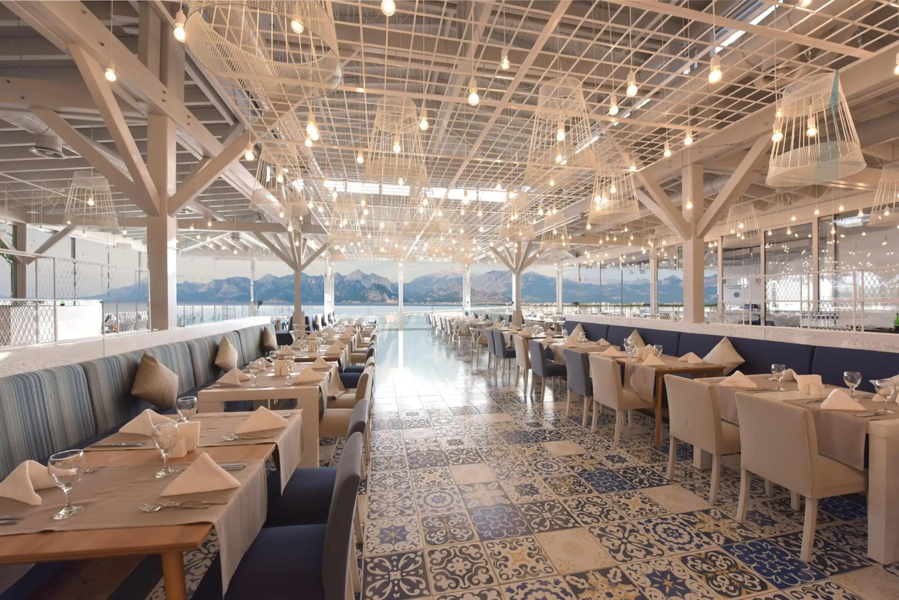 Food and drinks in Ramada Plaza Antalya Food and drinks in Ramada Plaza Antalya