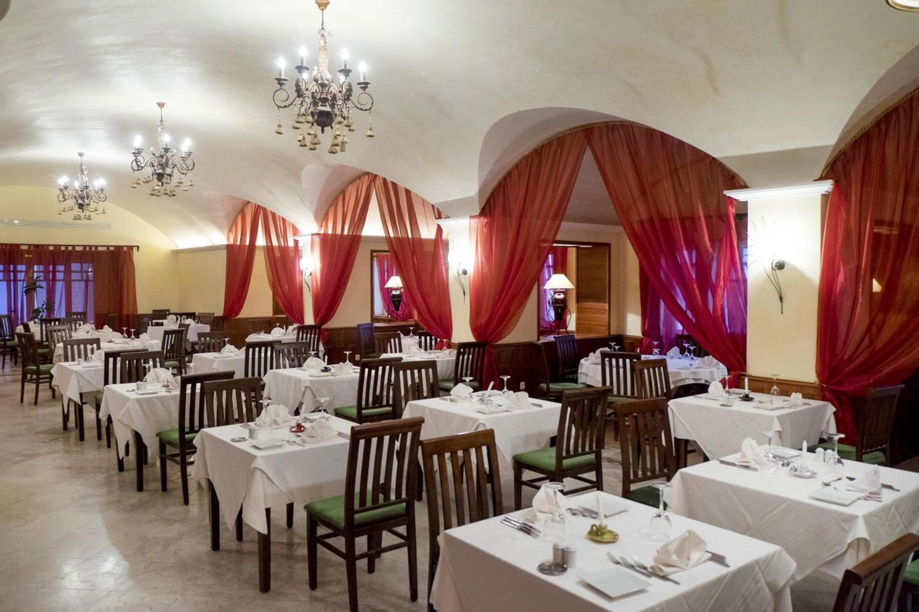 Restaurant/places to eat in Medina Solaria And Thalasso