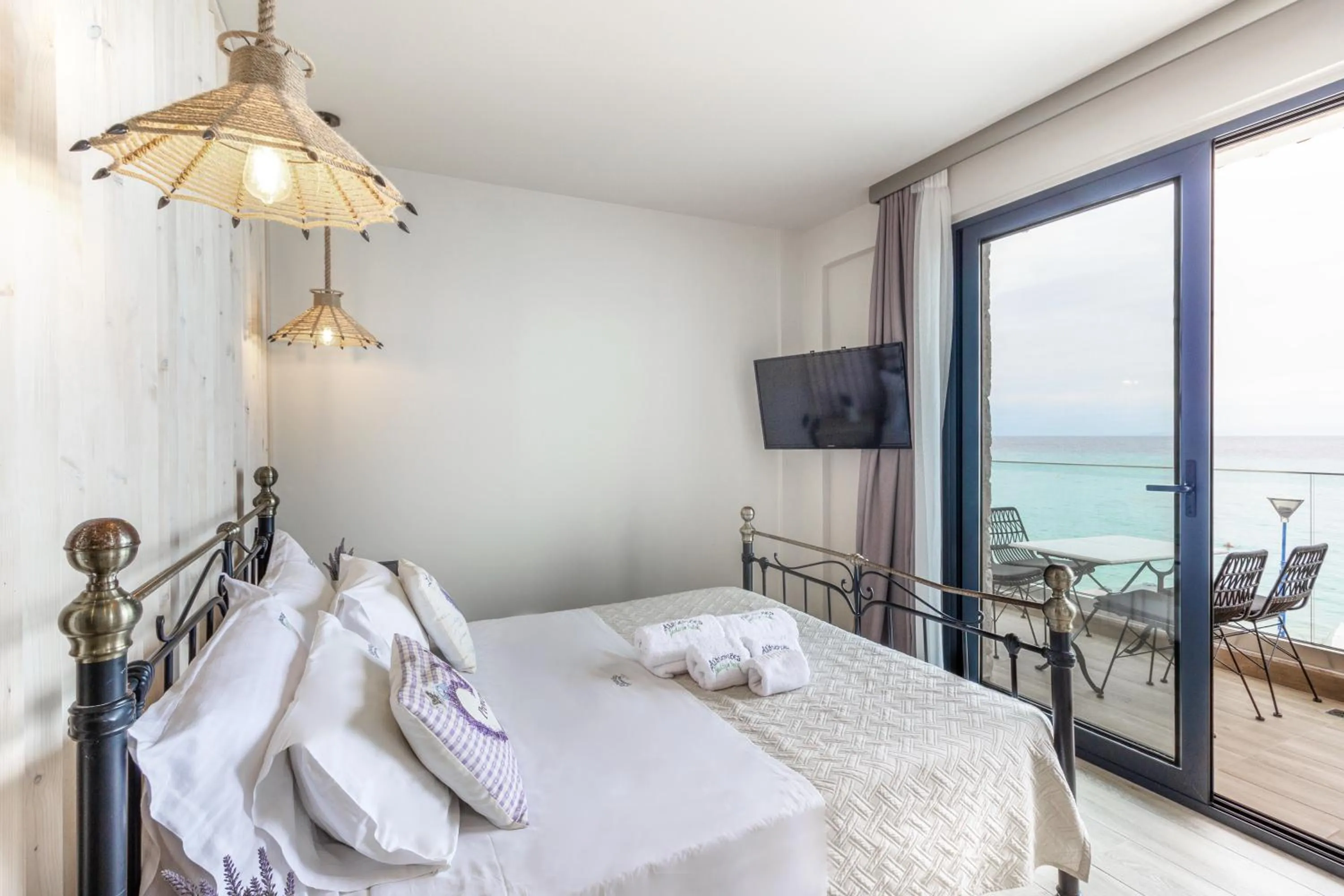 Sea view, Bed in Alkionides Apartments