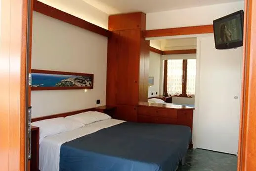 Photo of the whole room, Bed in Hotel Residence La Darsena