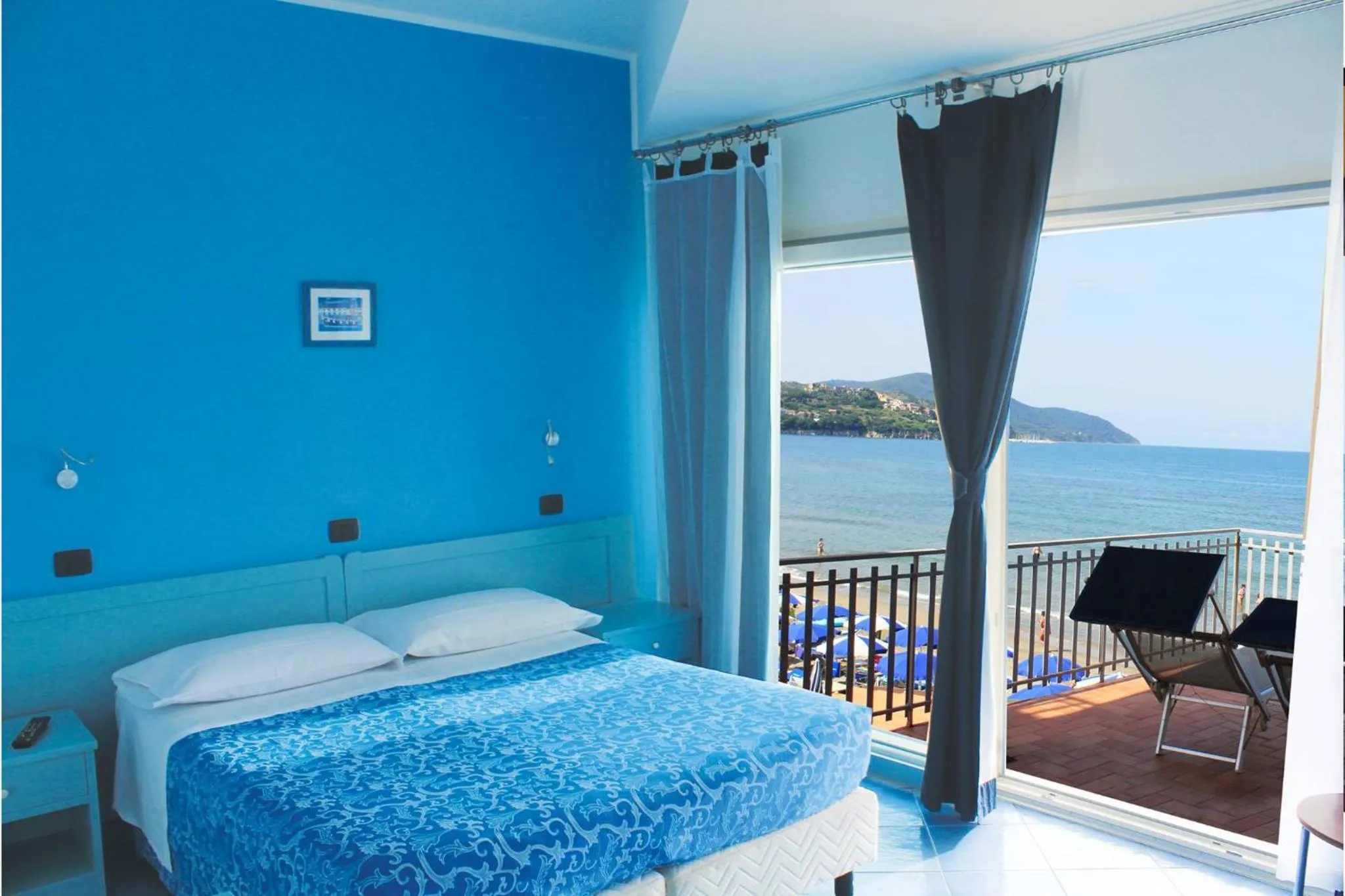 Balcony/Terrace, Bed in Hotel Residence La Darsena