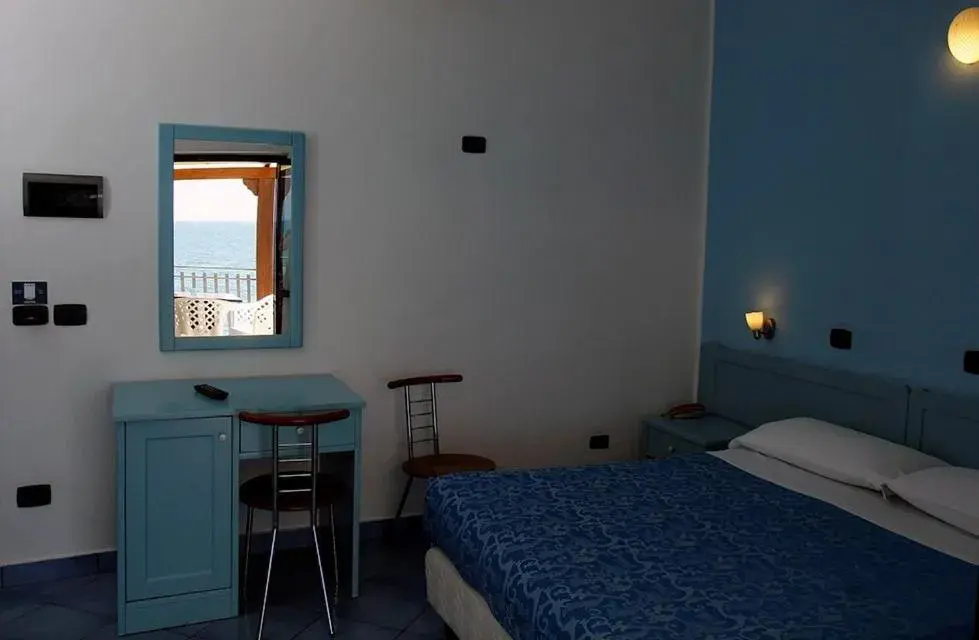 Double or Twin Room with Terrace in Hotel Residence La Darsena Double or Twin Room with Terrace in Hotel Residence La Darsena