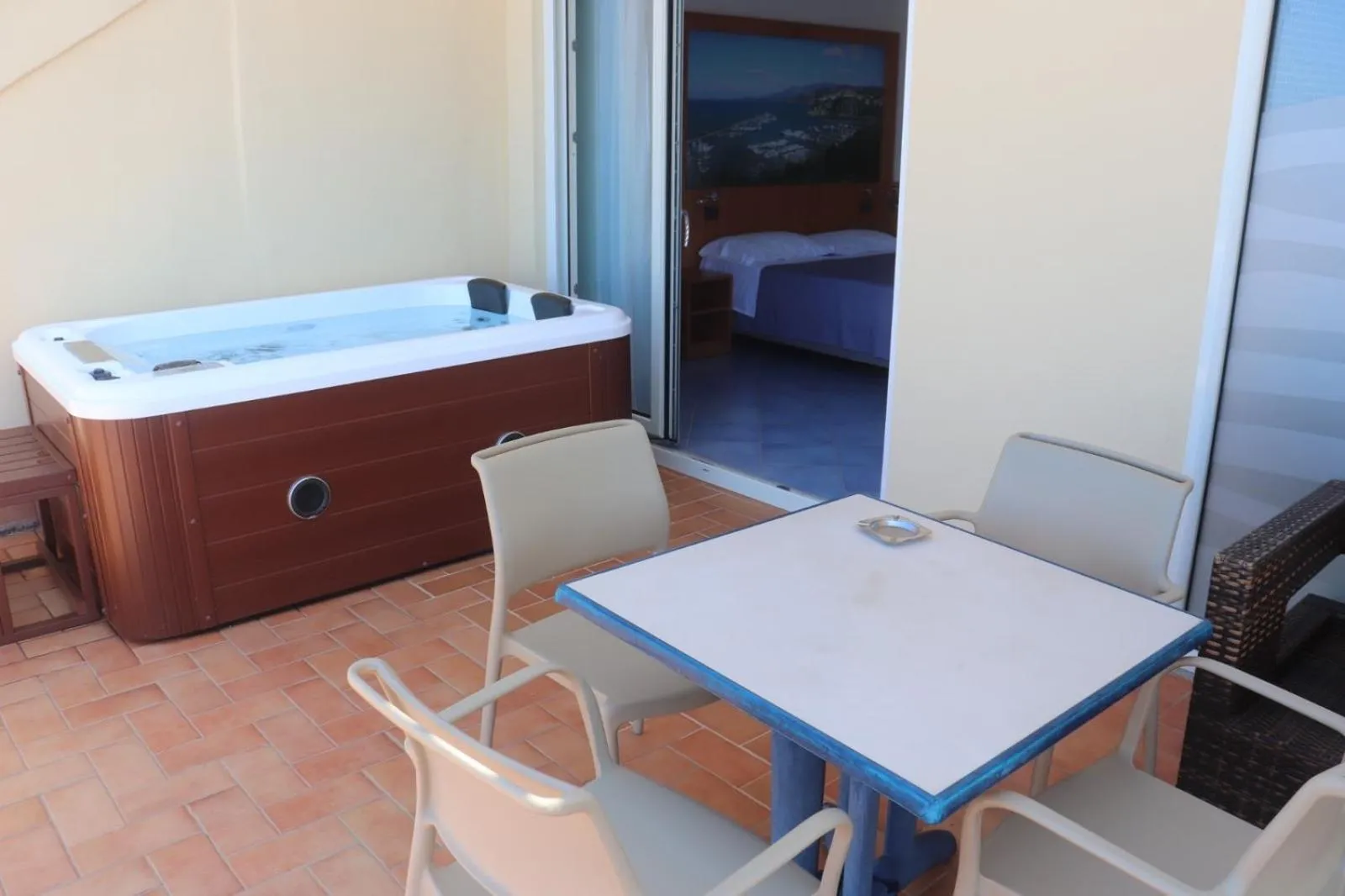 Bed in Hotel Residence La Darsena