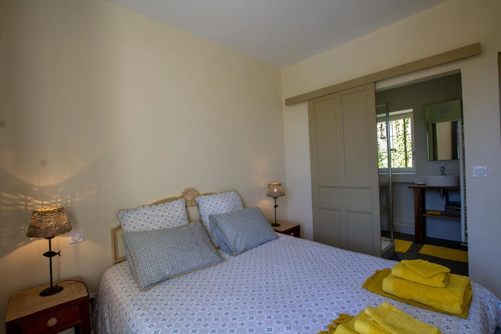 Bedroom, Bed in La Maison d'Élise