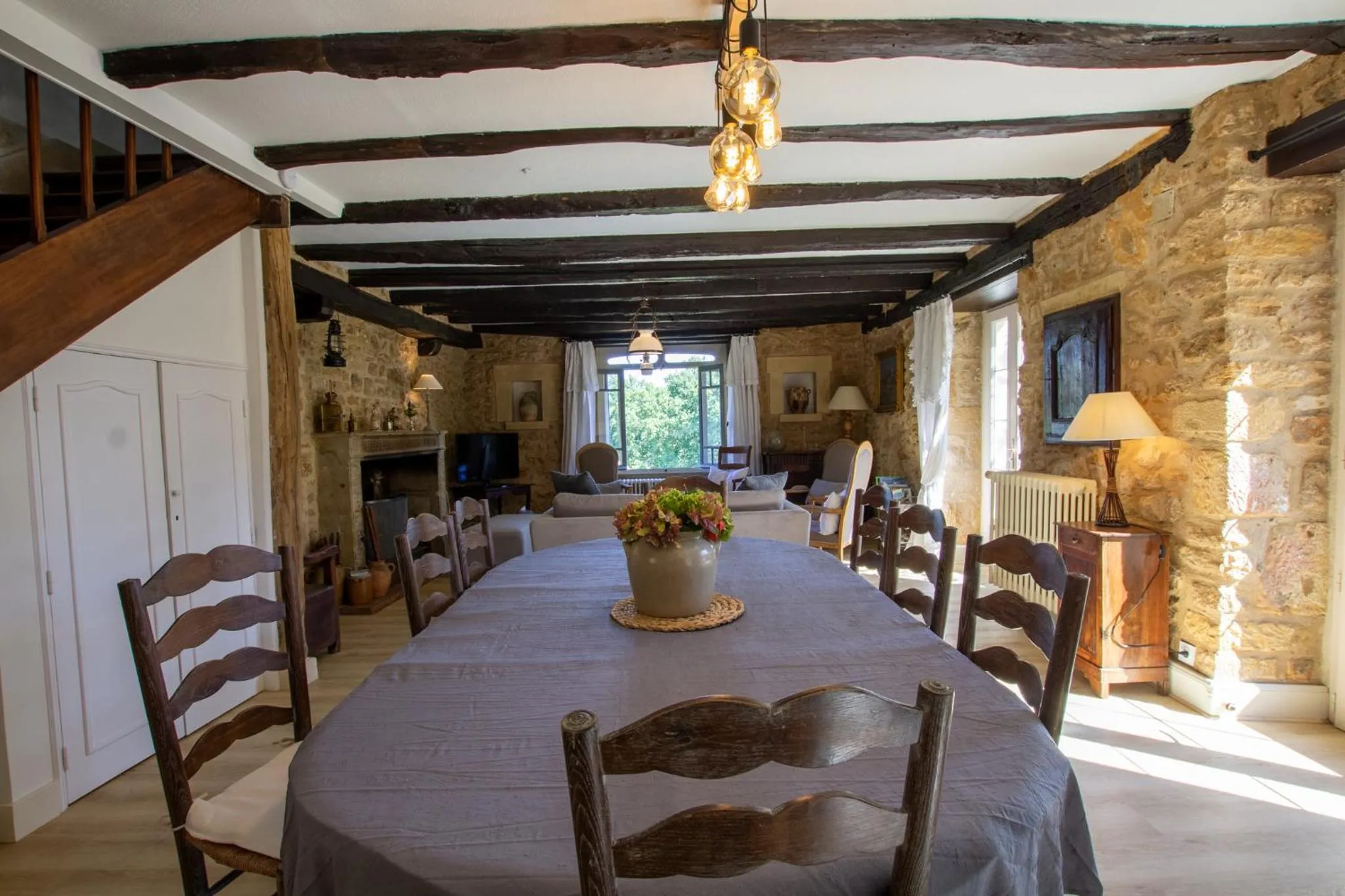 Dining area in La Maison d'Élise