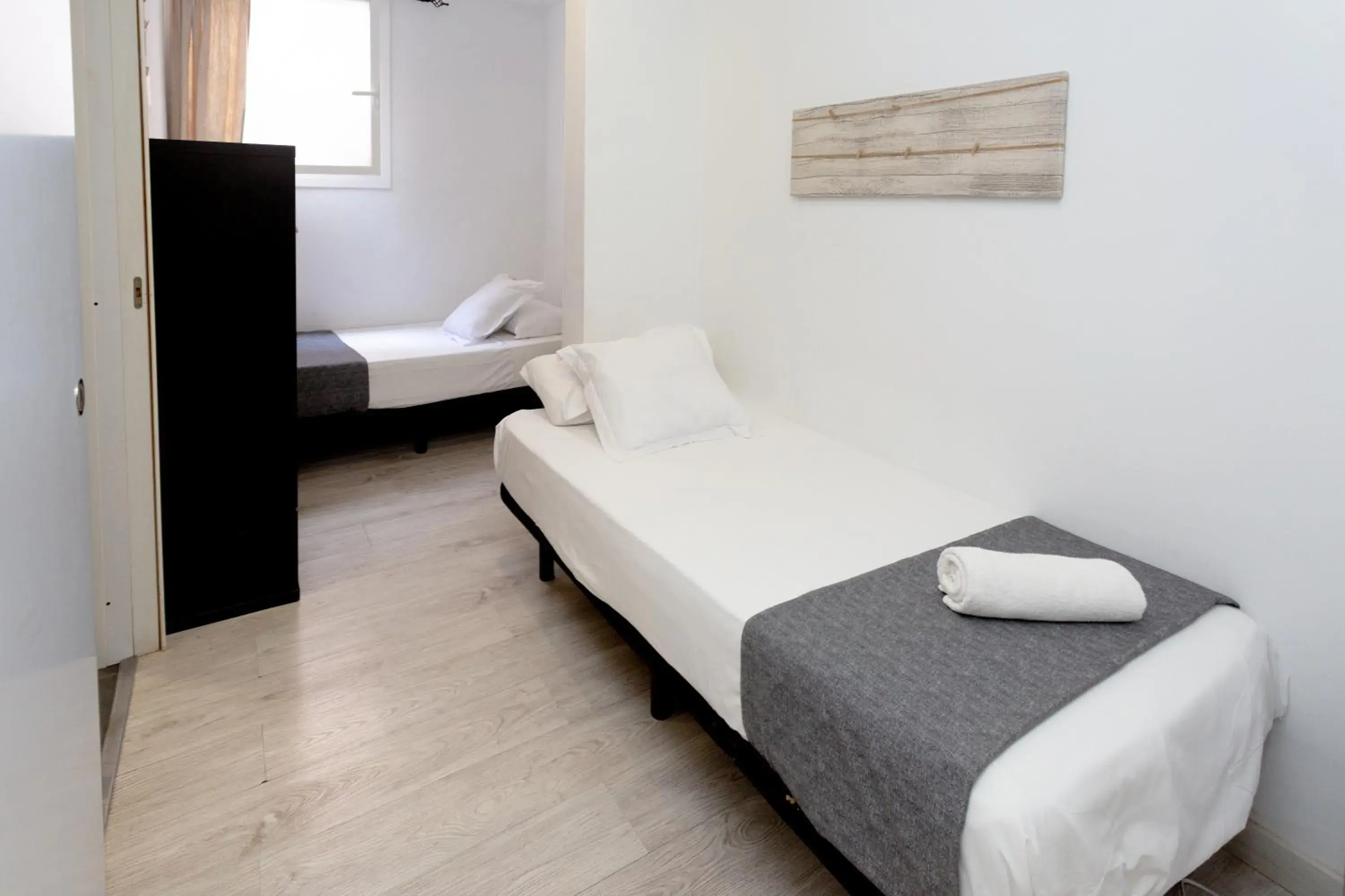 Twin Room with Private Bathroom in Easy Sants by Bossh! Hotels Twin Room with Private Bathroom in Easy Sants by Bossh! Hotels
