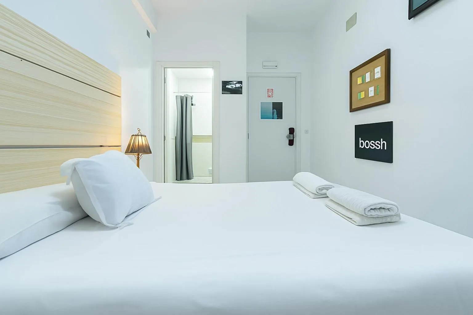 Bed in Easy Sants by Bossh! Hotels