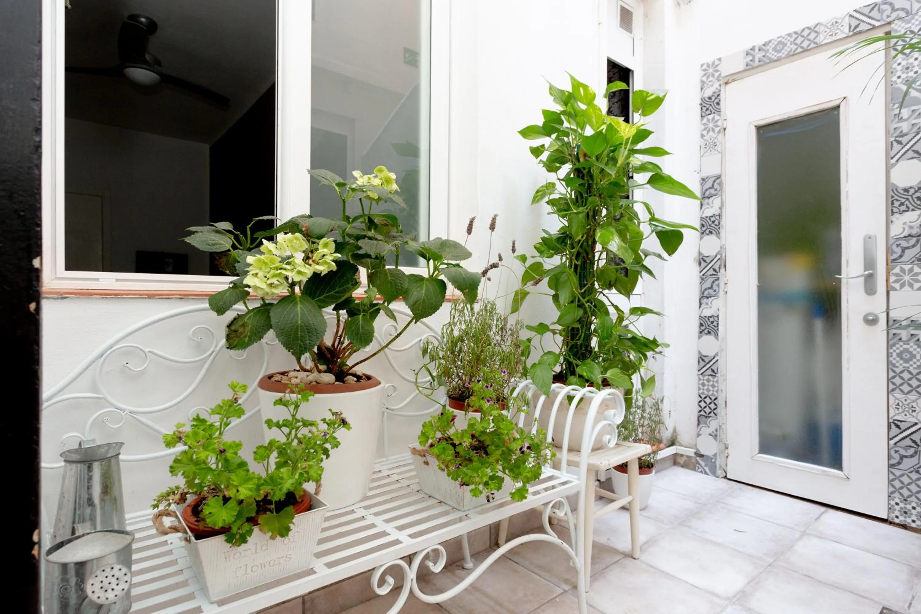 Patio in Easy Sants by Bossh! Hotels