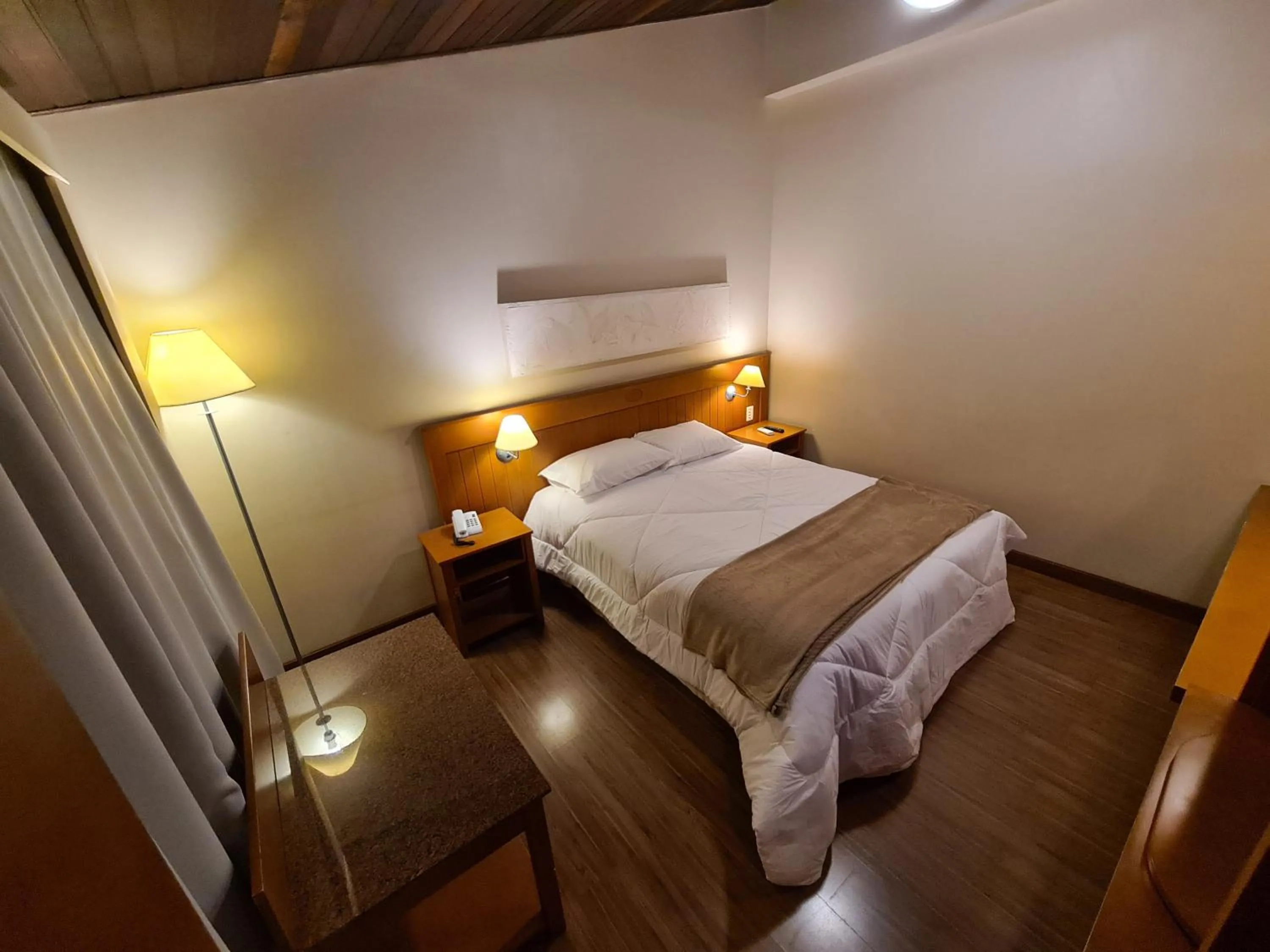 Bedroom, Bed in Sky Borges Hotel Alpenhaus - Gramado