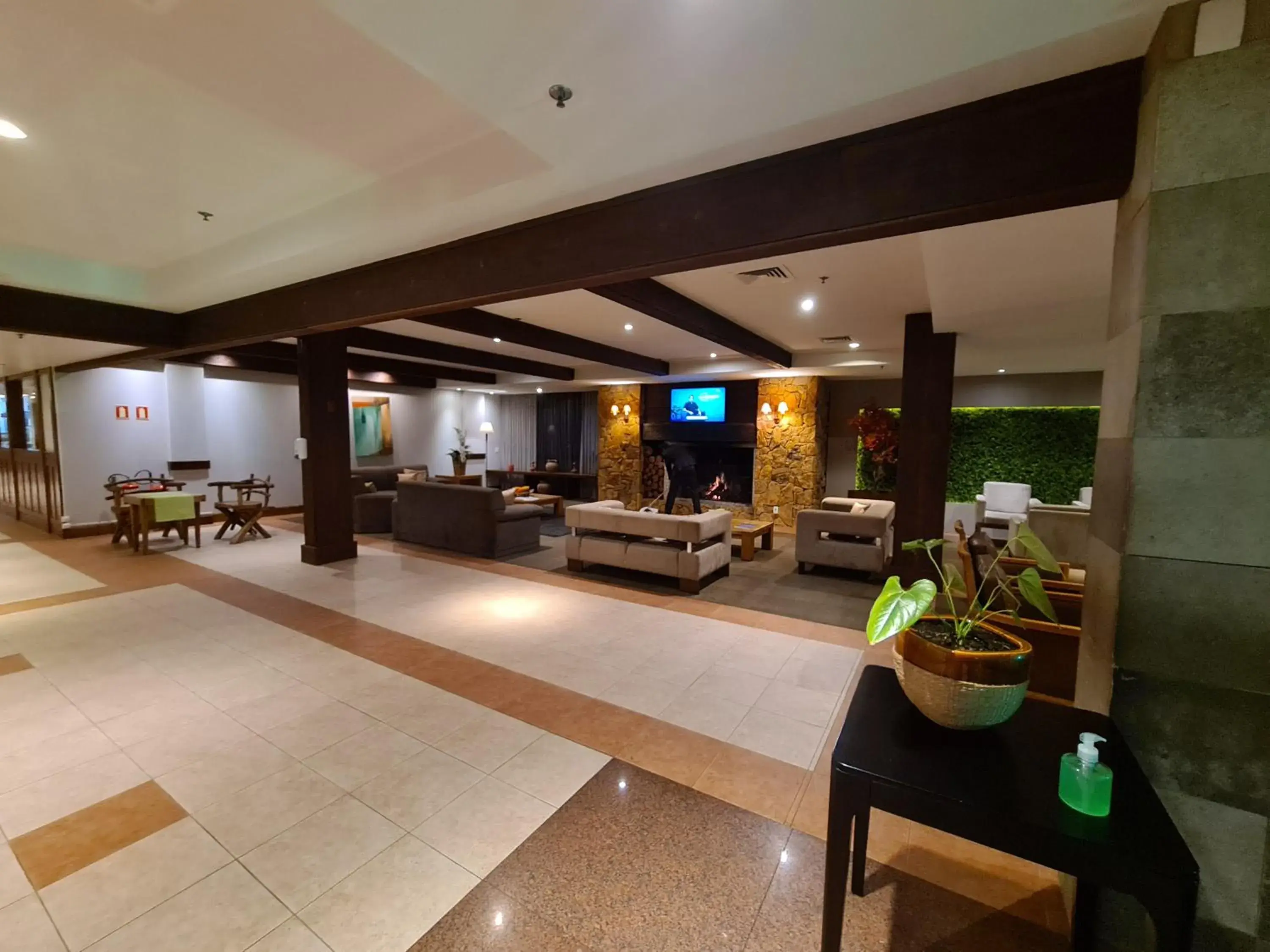 Lobby or reception in Sky Borges Hotel Alpenhaus - Gramado Lobby or reception in Sky Borges Hotel Alpenhaus - Gramado
