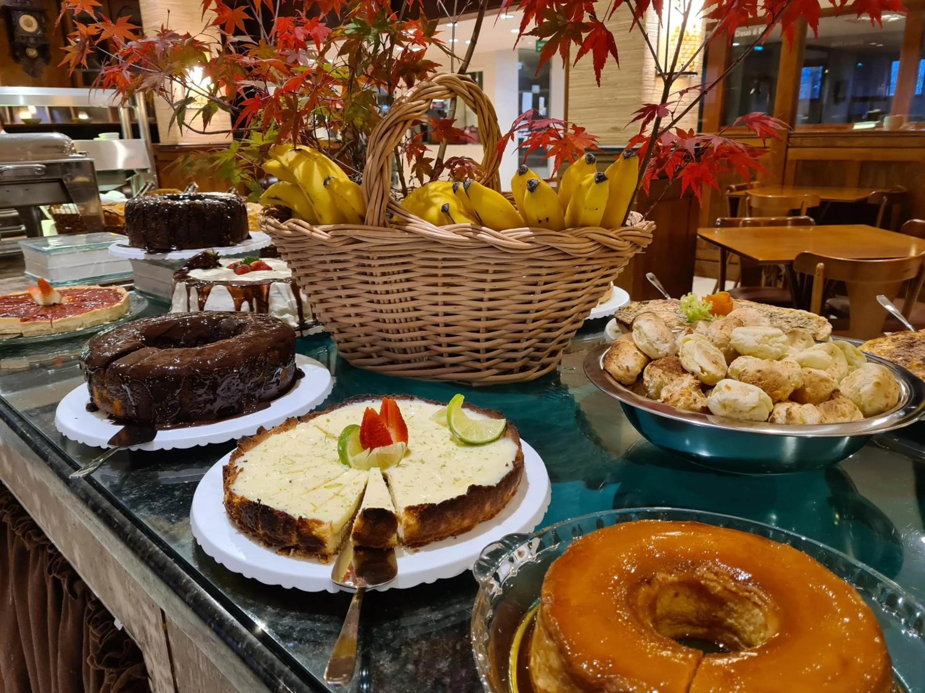 Buffet breakfast in Sky Borges Hotel Alpenhaus - Gramado