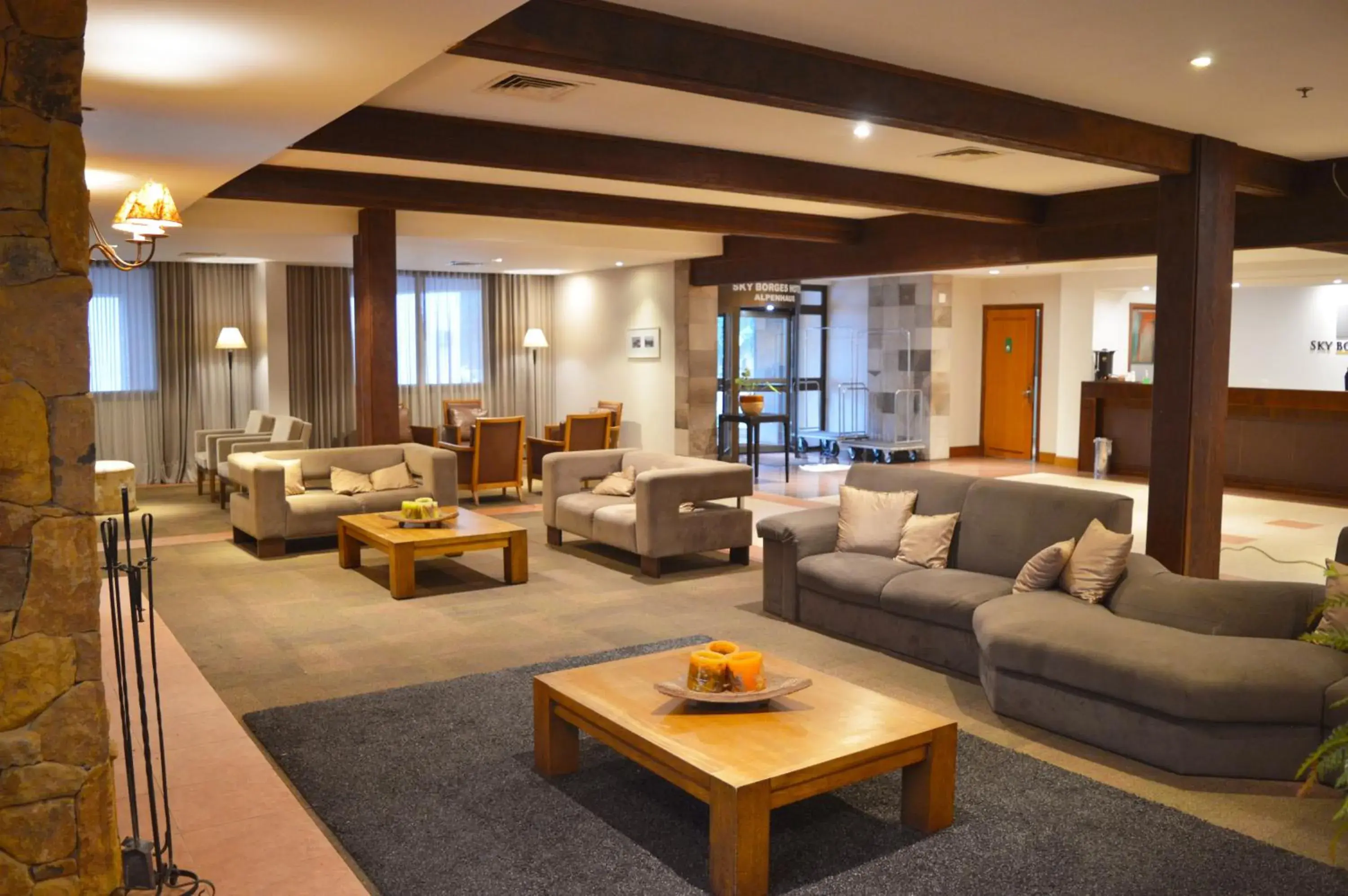 Living room in Sky Borges Hotel Alpenhaus - Gramado Living room in Sky Borges Hotel Alpenhaus - Gramado