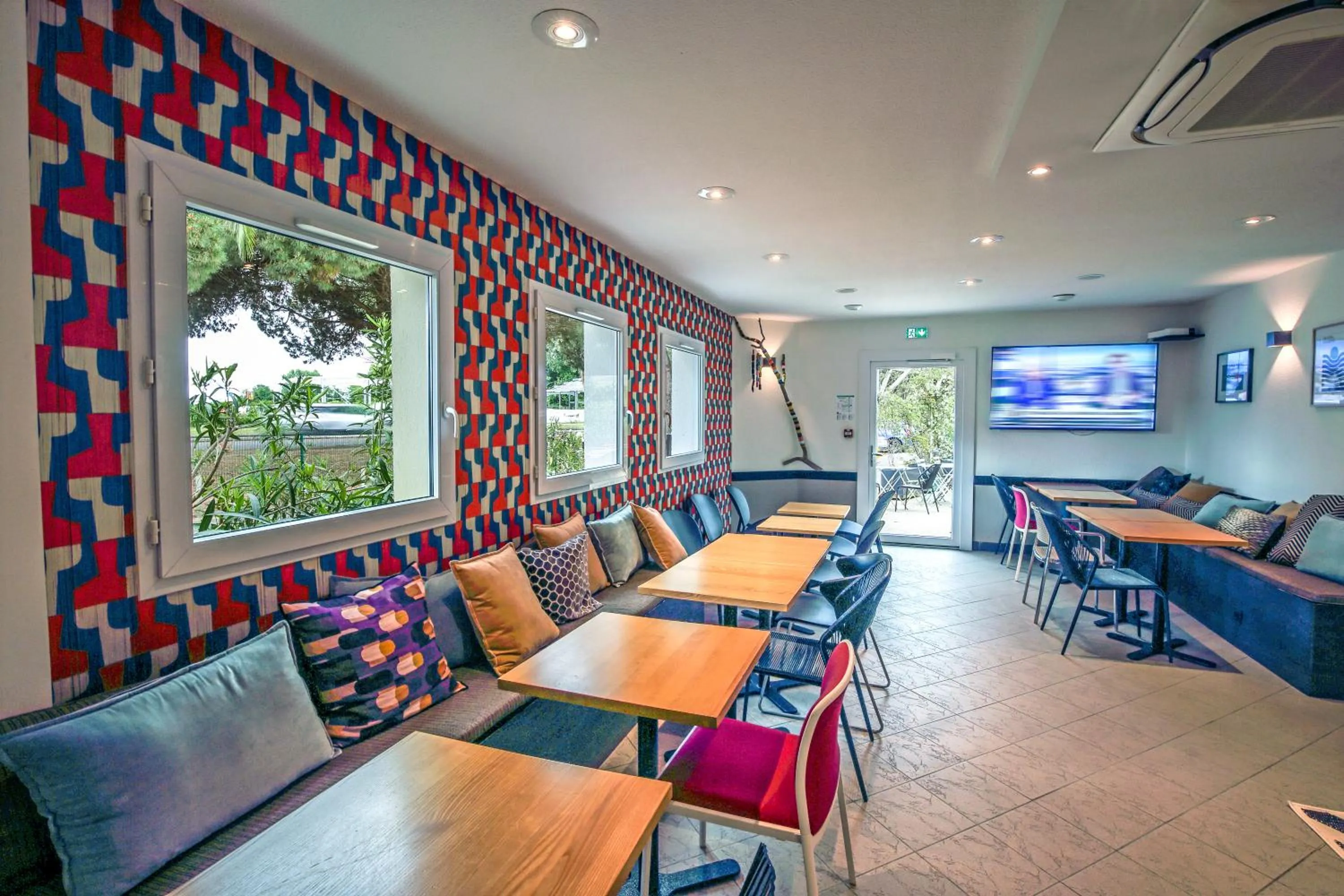 Communal lounge/ TV room in greet La Teste Bassin d'Arcachon