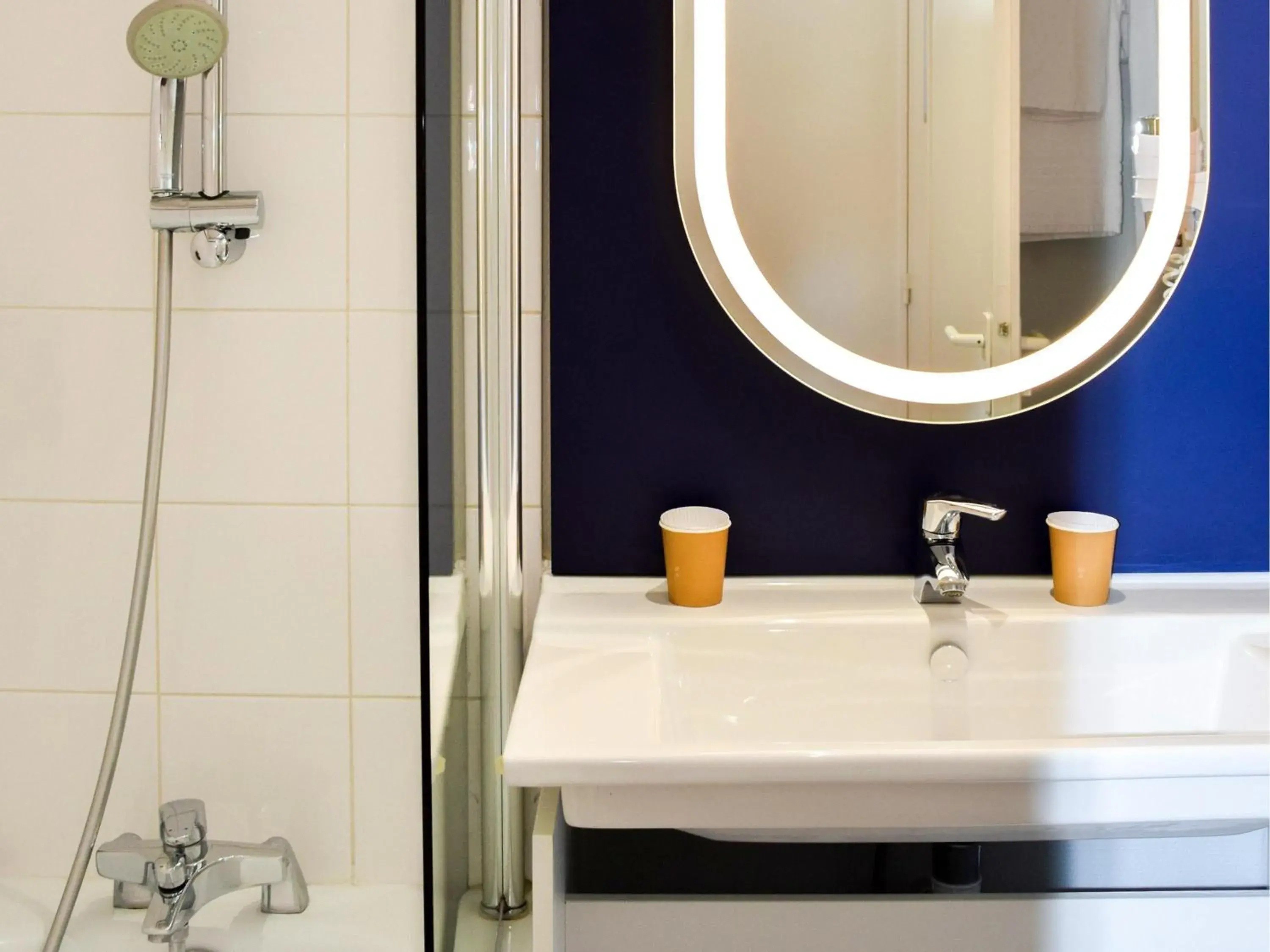 Bedroom in ibis Rodez Centre Bedroom in ibis Rodez Centre