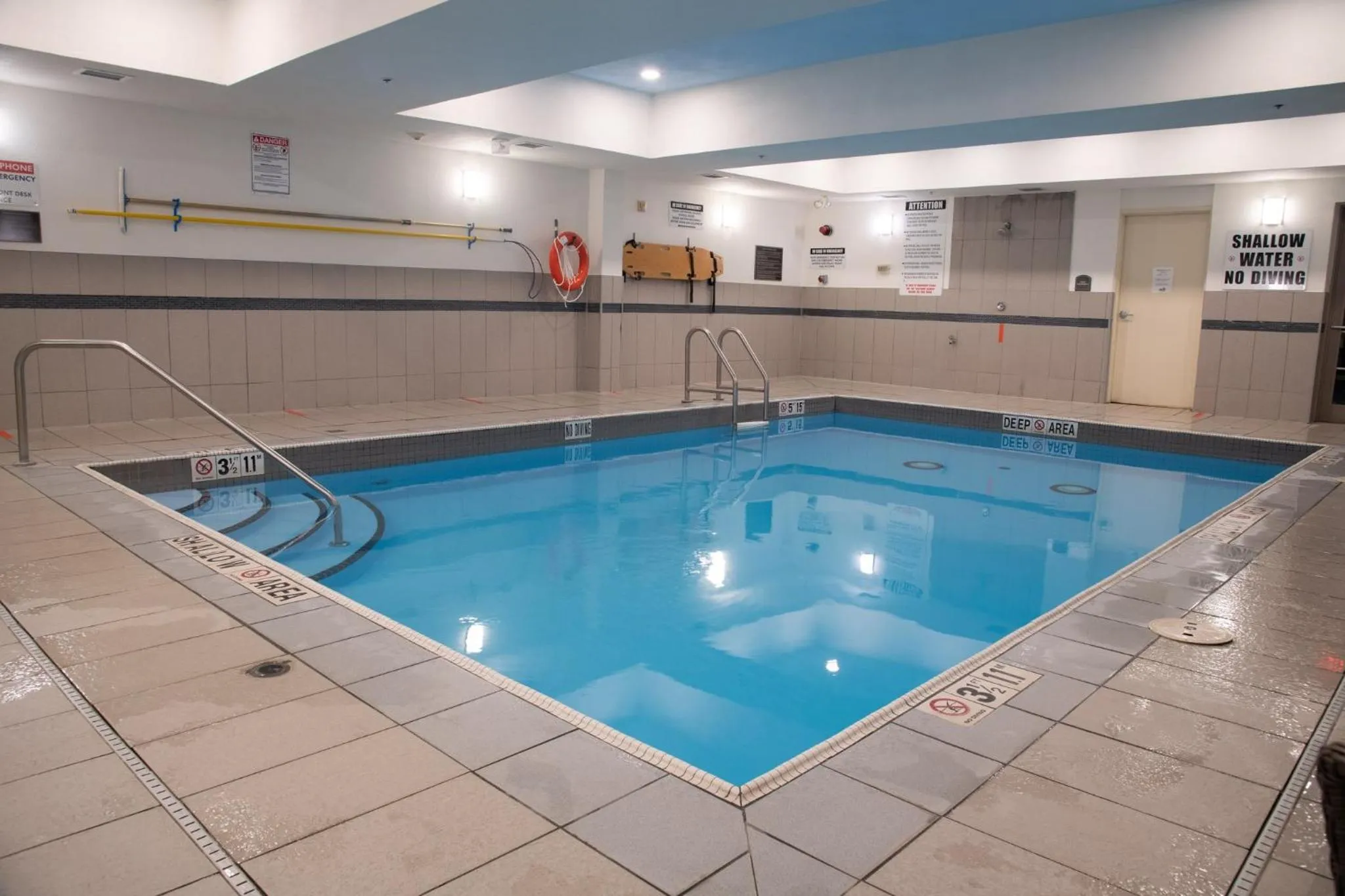 Swimming pool in Holiday Inn Express & Suites Huntsville by IHG