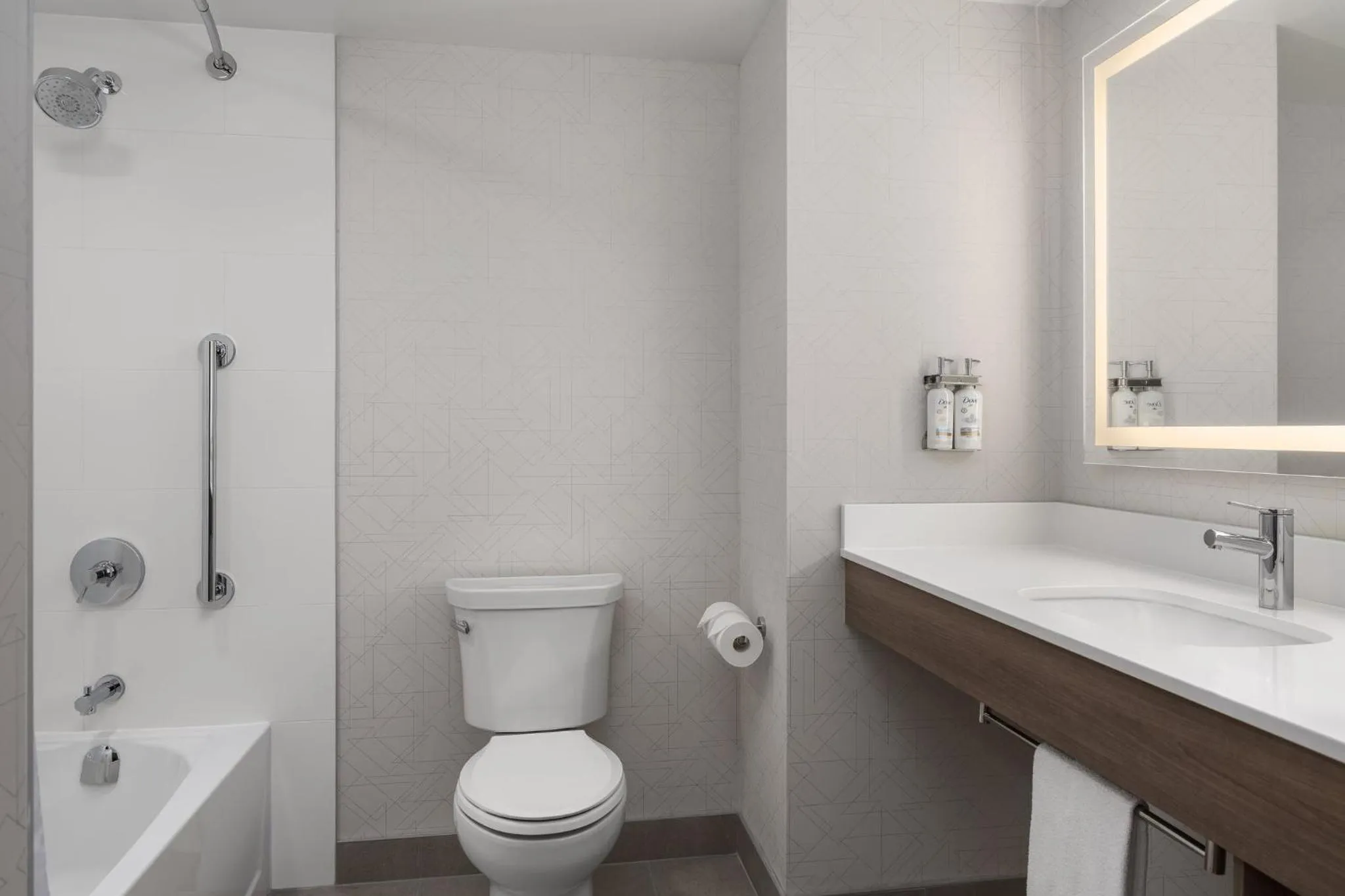 Photo of the whole room in Holiday Inn Express & Suites Huntsville by IHG