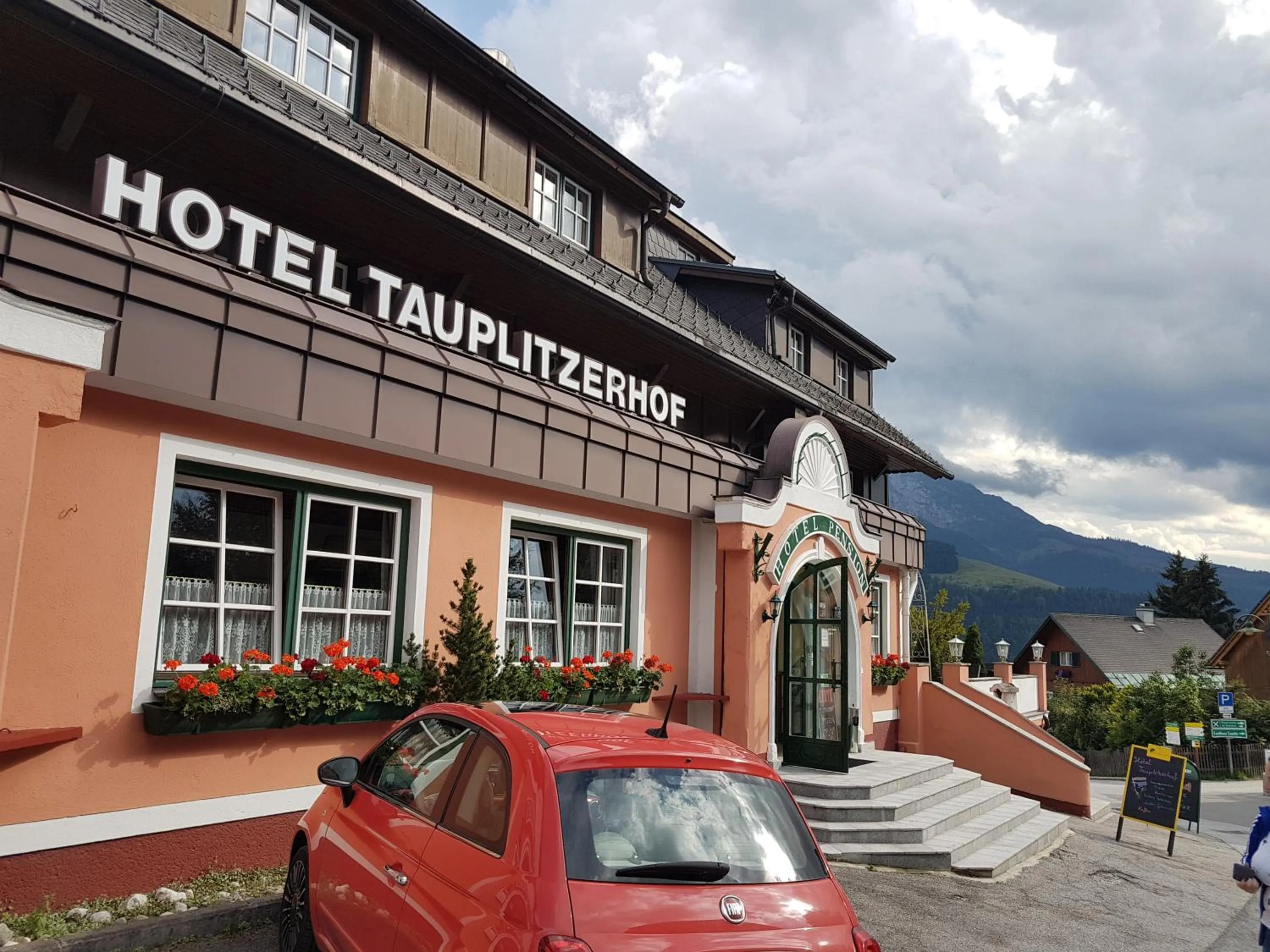 Facade/entrance in Hotel Tauplitzerhof