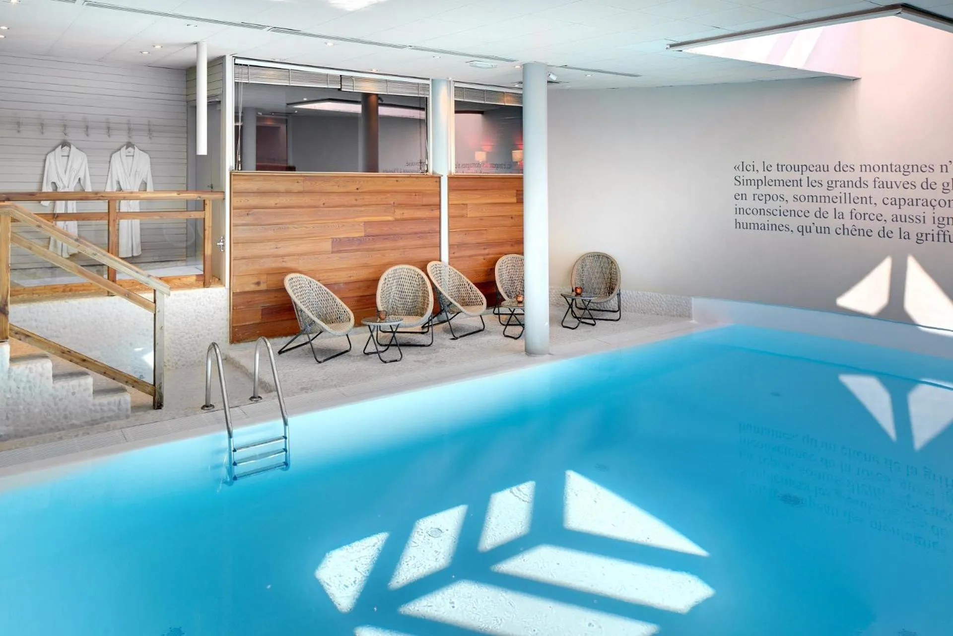 Spa and wellness centre/facilities in Hôtel Au Chamois d'Or by Les Etincelles