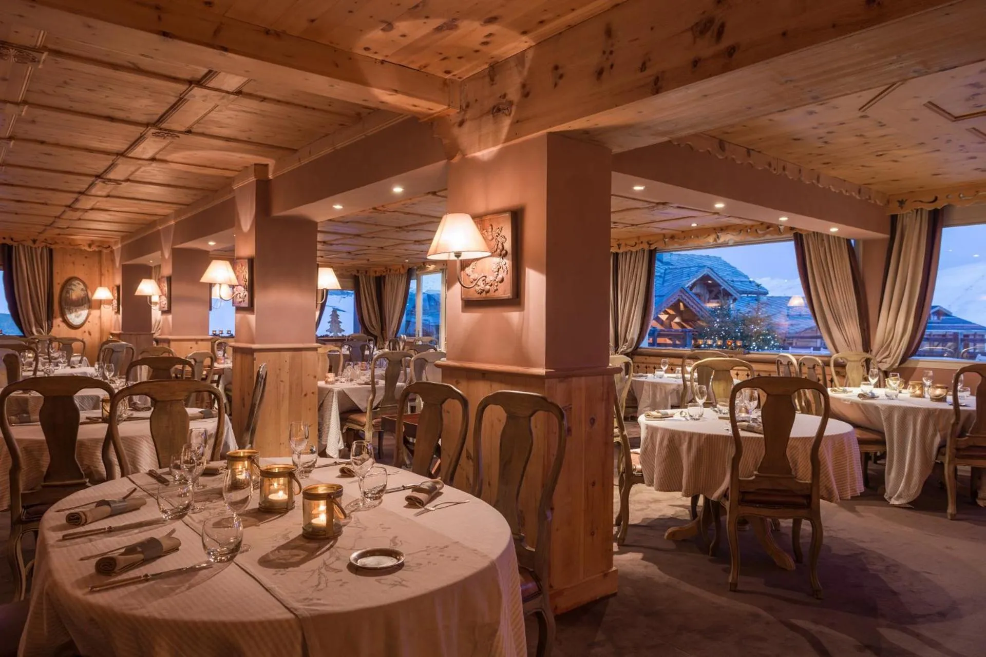 Restaurant/places to eat in Hôtel Au Chamois d'Or by Les Etincelles