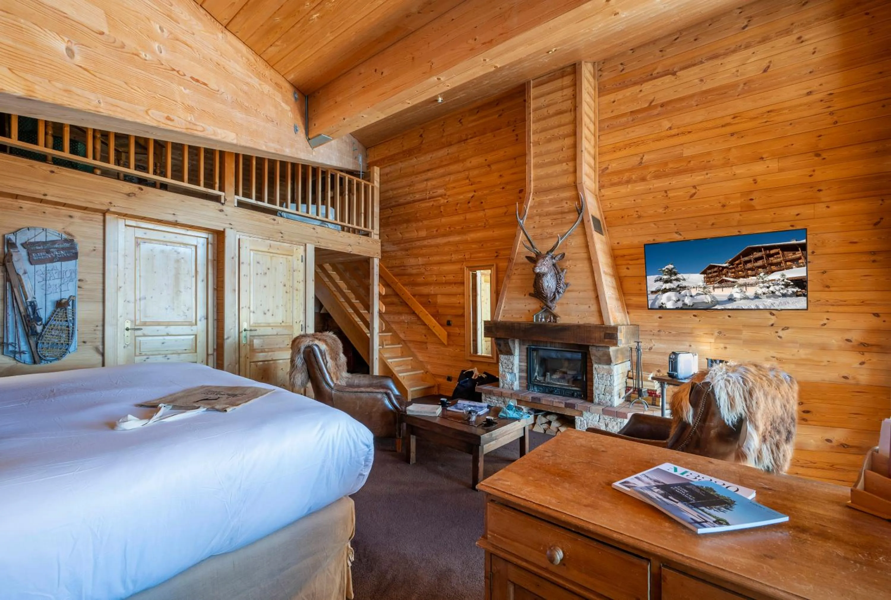 Bed in Hôtel Au Chamois d'Or by Les Etincelles