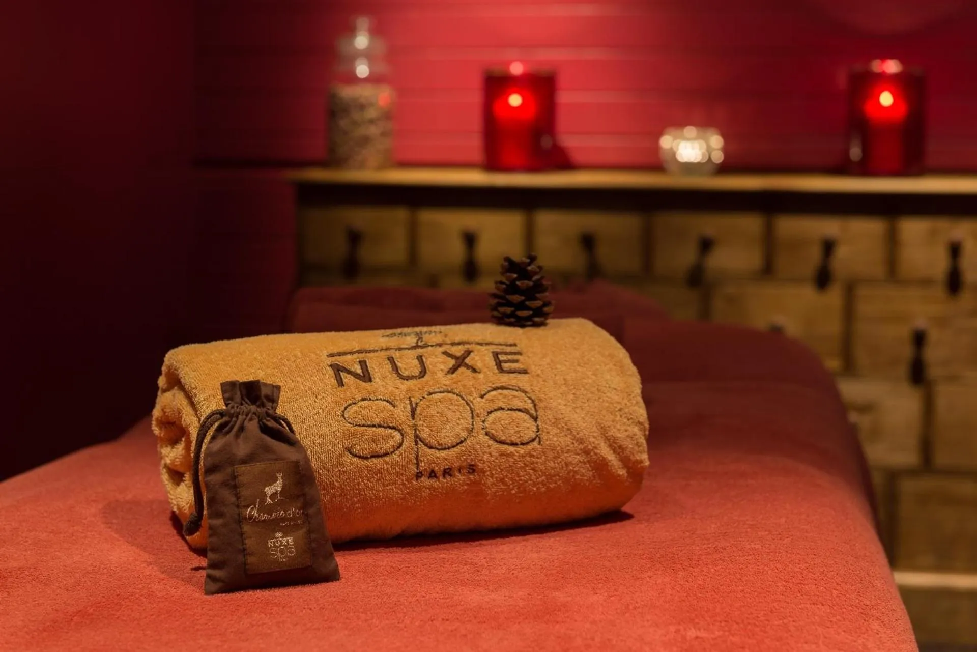 Massage, Bed in Hôtel Au Chamois d'Or by Les Etincelles