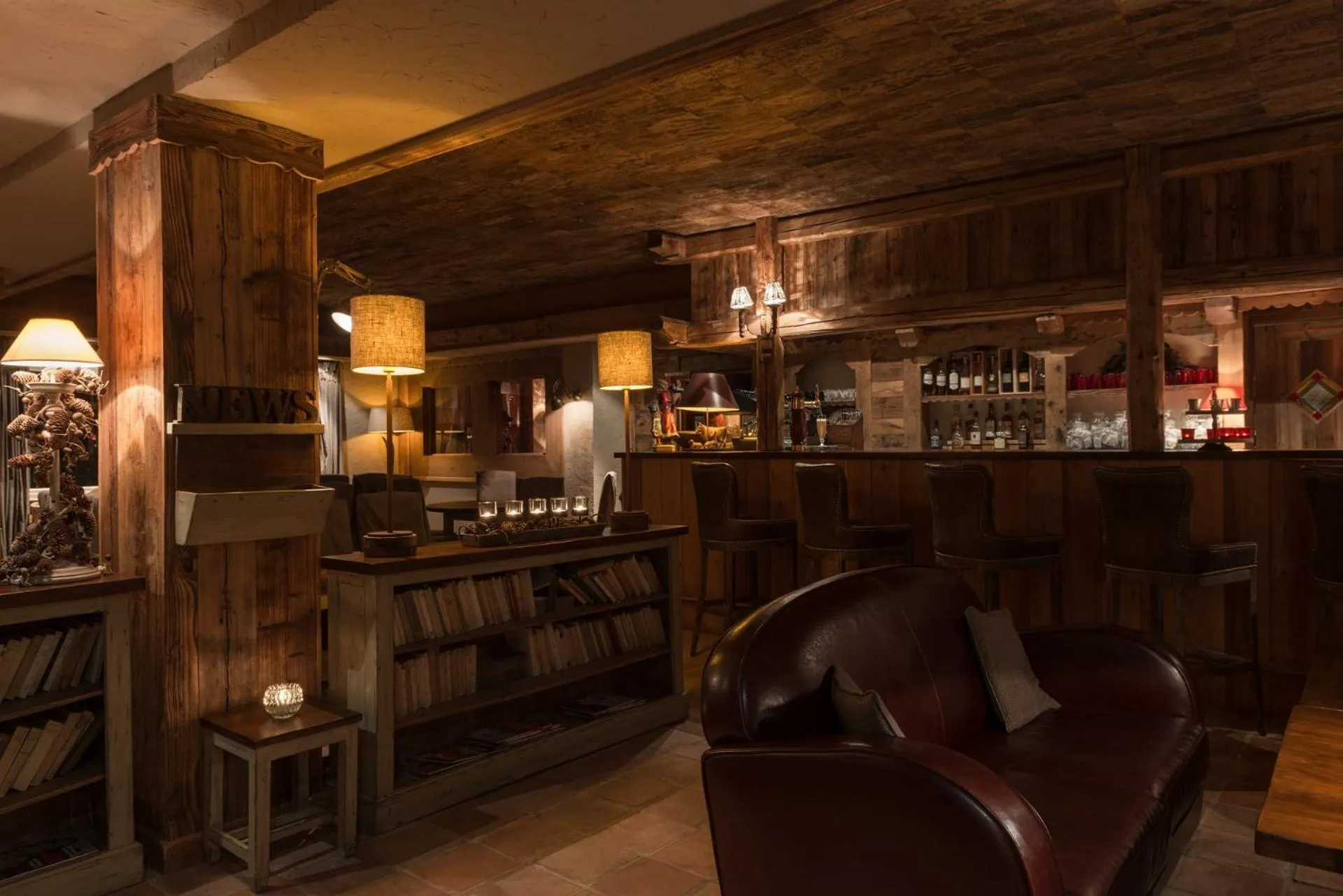 Lounge or bar in Hôtel Au Chamois d'Or by Les Etincelles