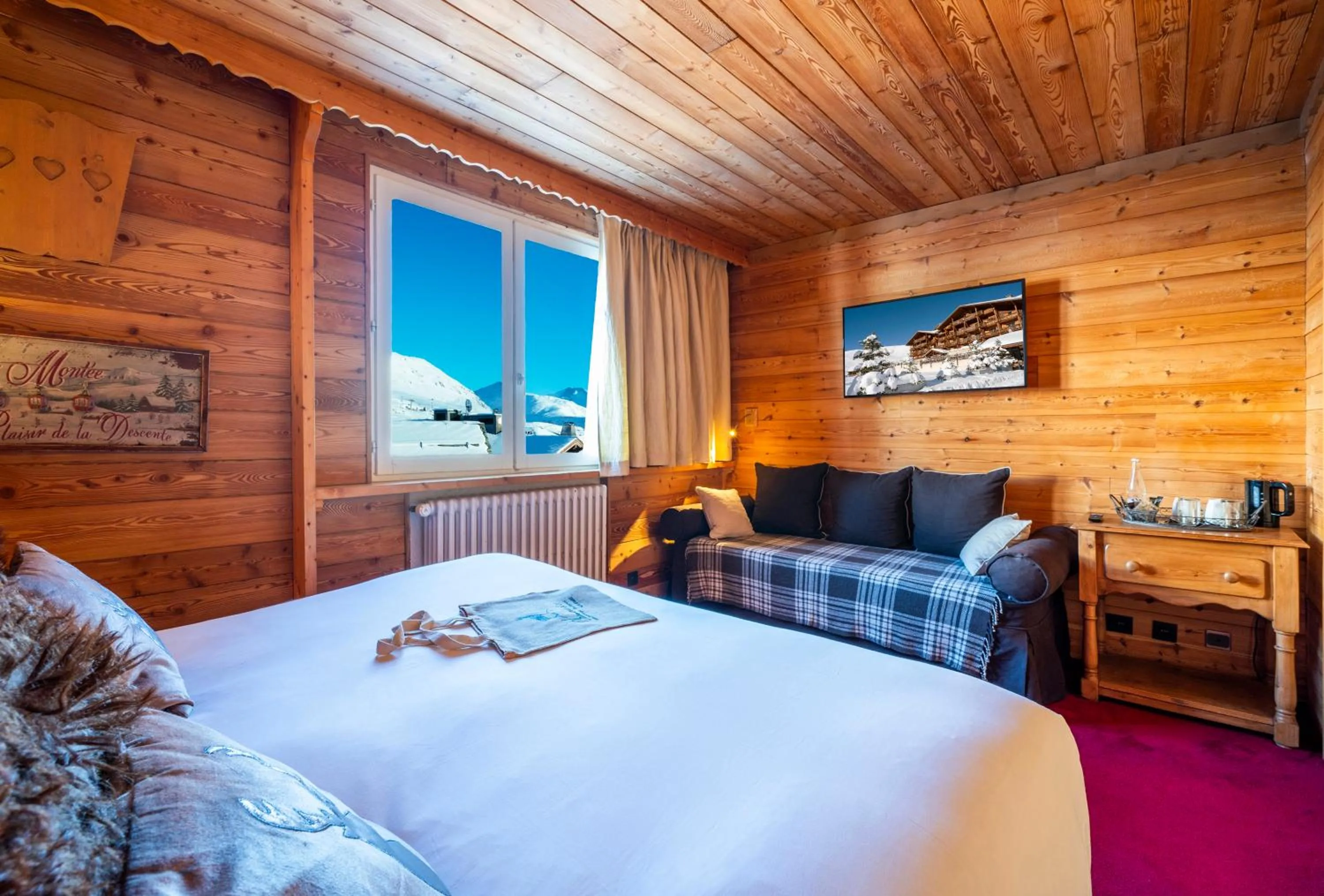 Bed in Hôtel Au Chamois d'Or by Les Etincelles