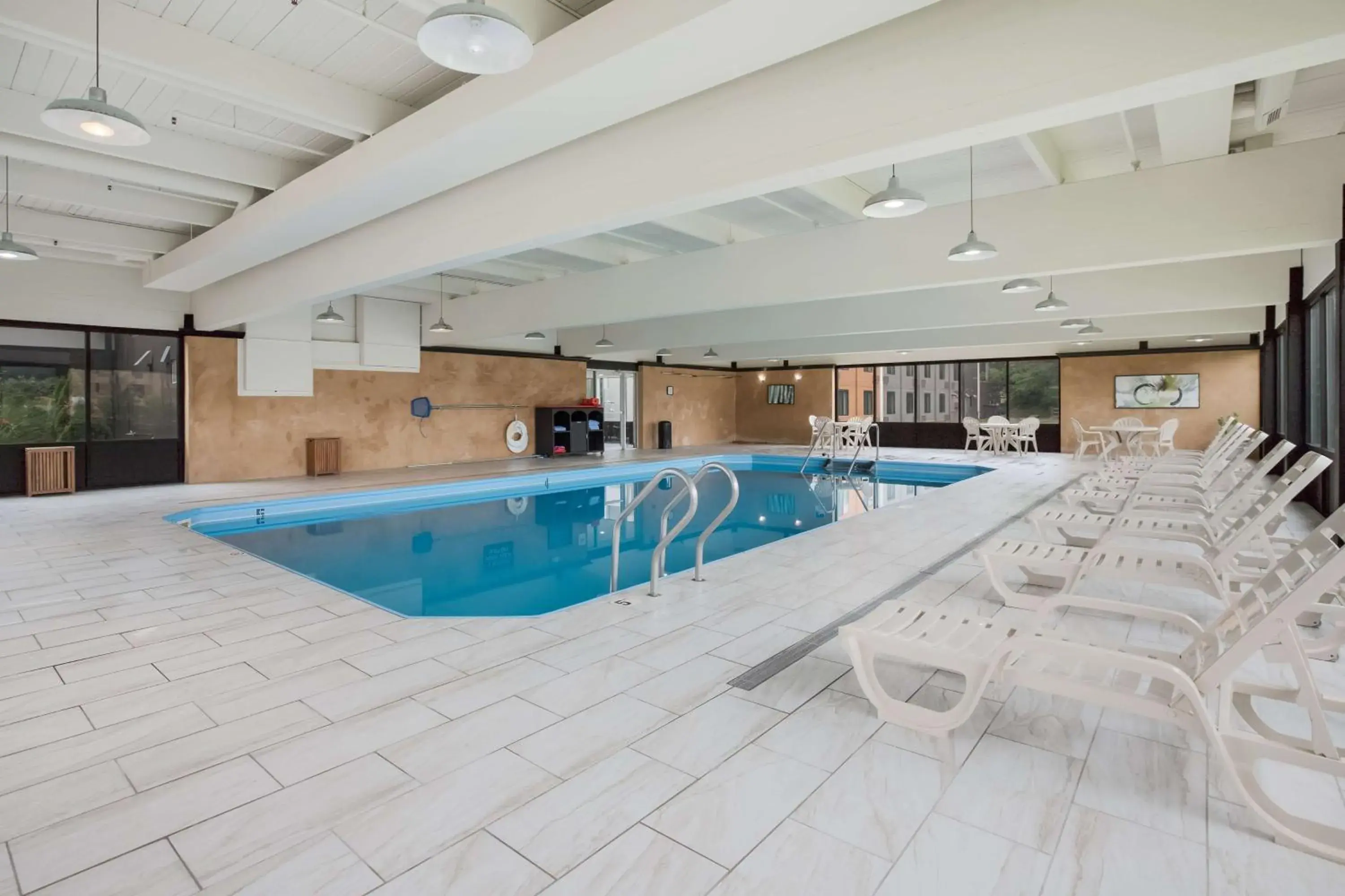Pool view in Best Western Hunt's Landing Hotel Matamoras Milford Pool view in Best Western Hunt's Landing Hotel Matamoras Milford