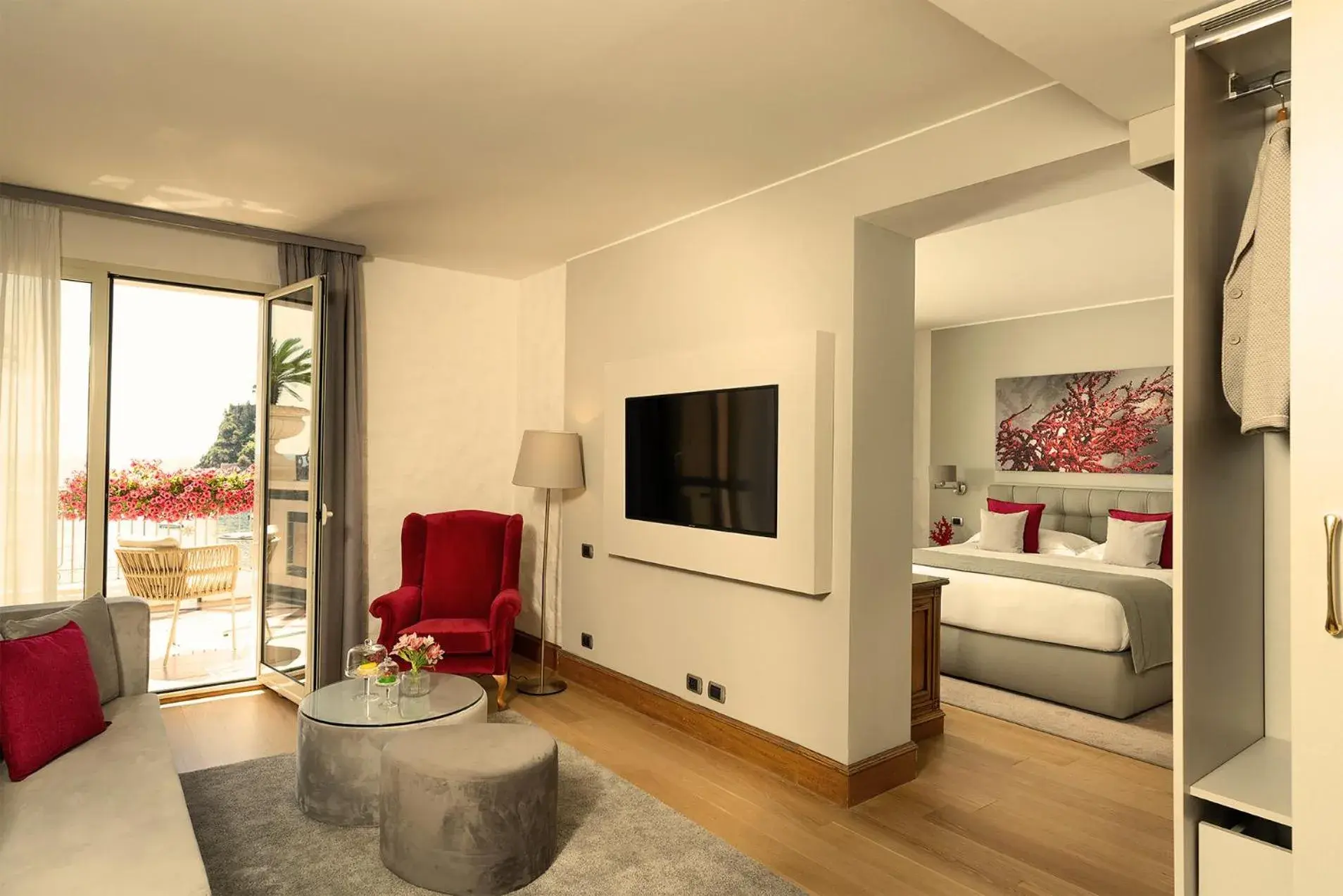 Suite with Sea View in Mazzarò Sea Palace - The Leading Hotels of the World Suite with Sea View in Mazzarò Sea Palace - The Leading Hotels of the World