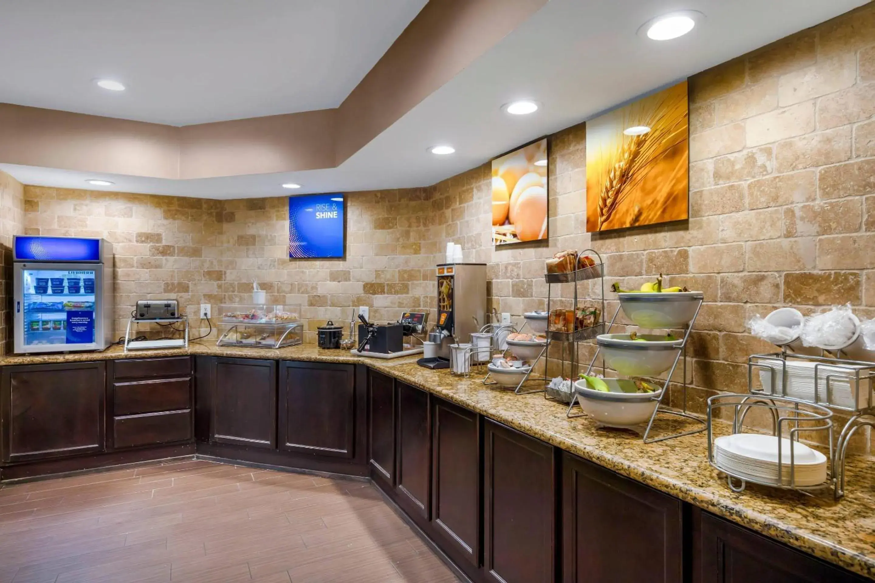 Breakfast in Comfort Suites North Dallas Breakfast in Comfort Suites North Dallas