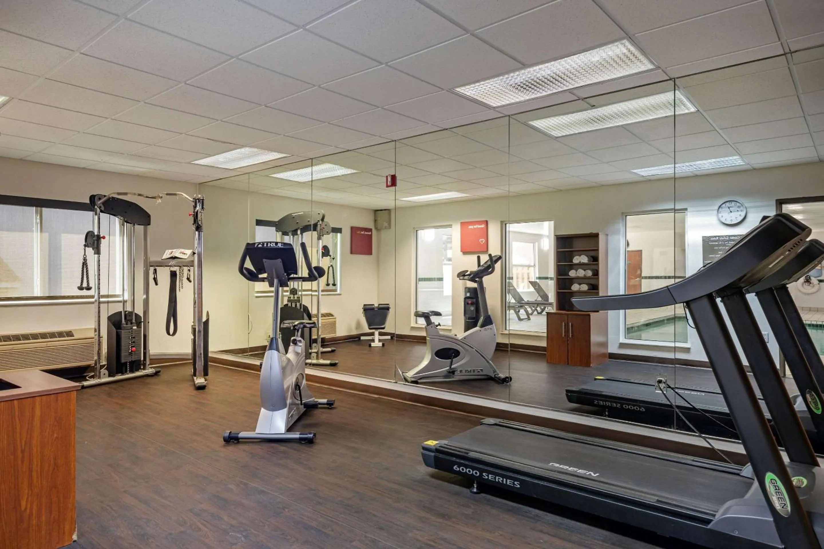 Fitness centre/facilities in Comfort Suites North Dallas