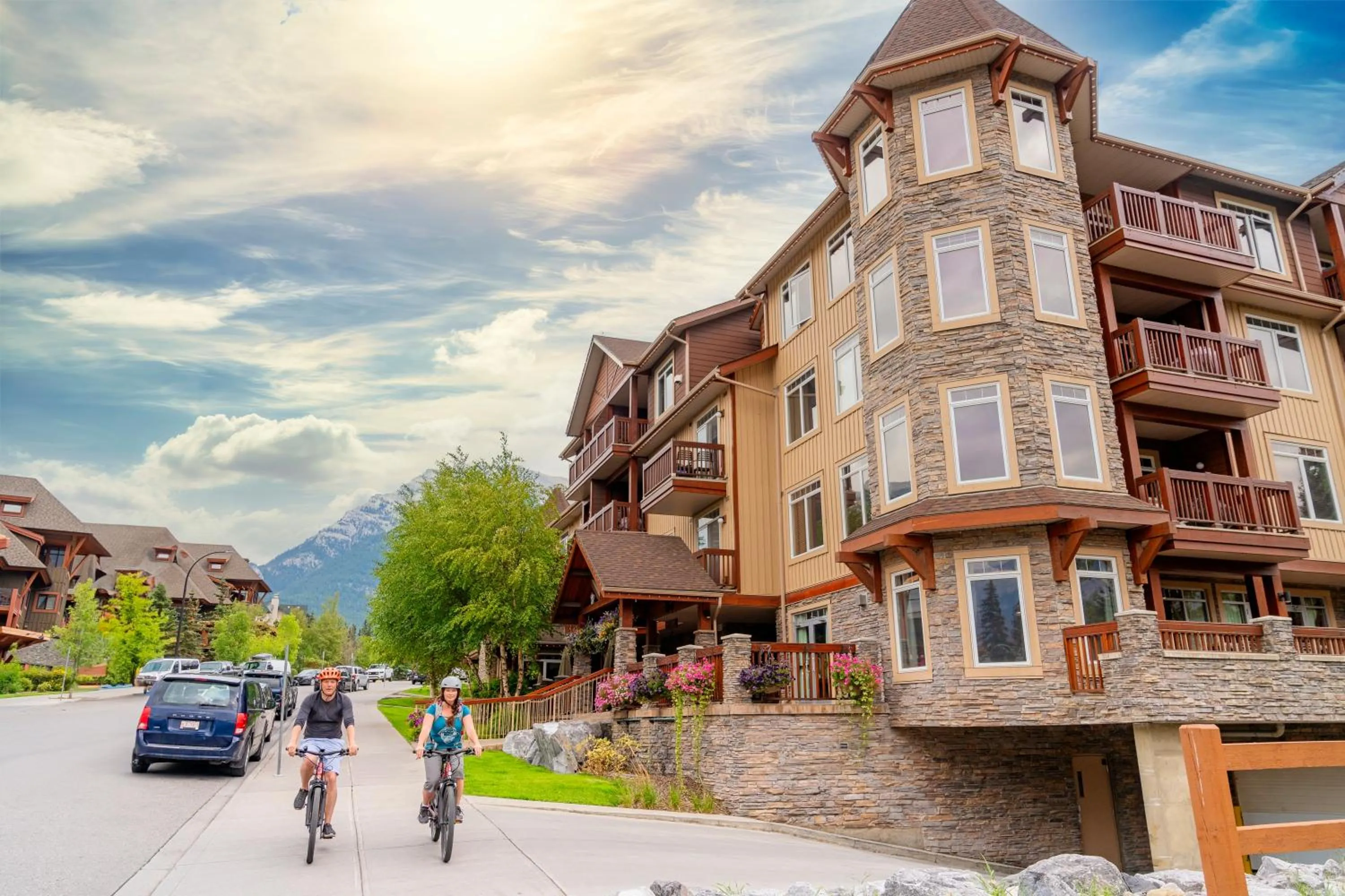 Property building in Falcon Crest Lodge by CLIQUE