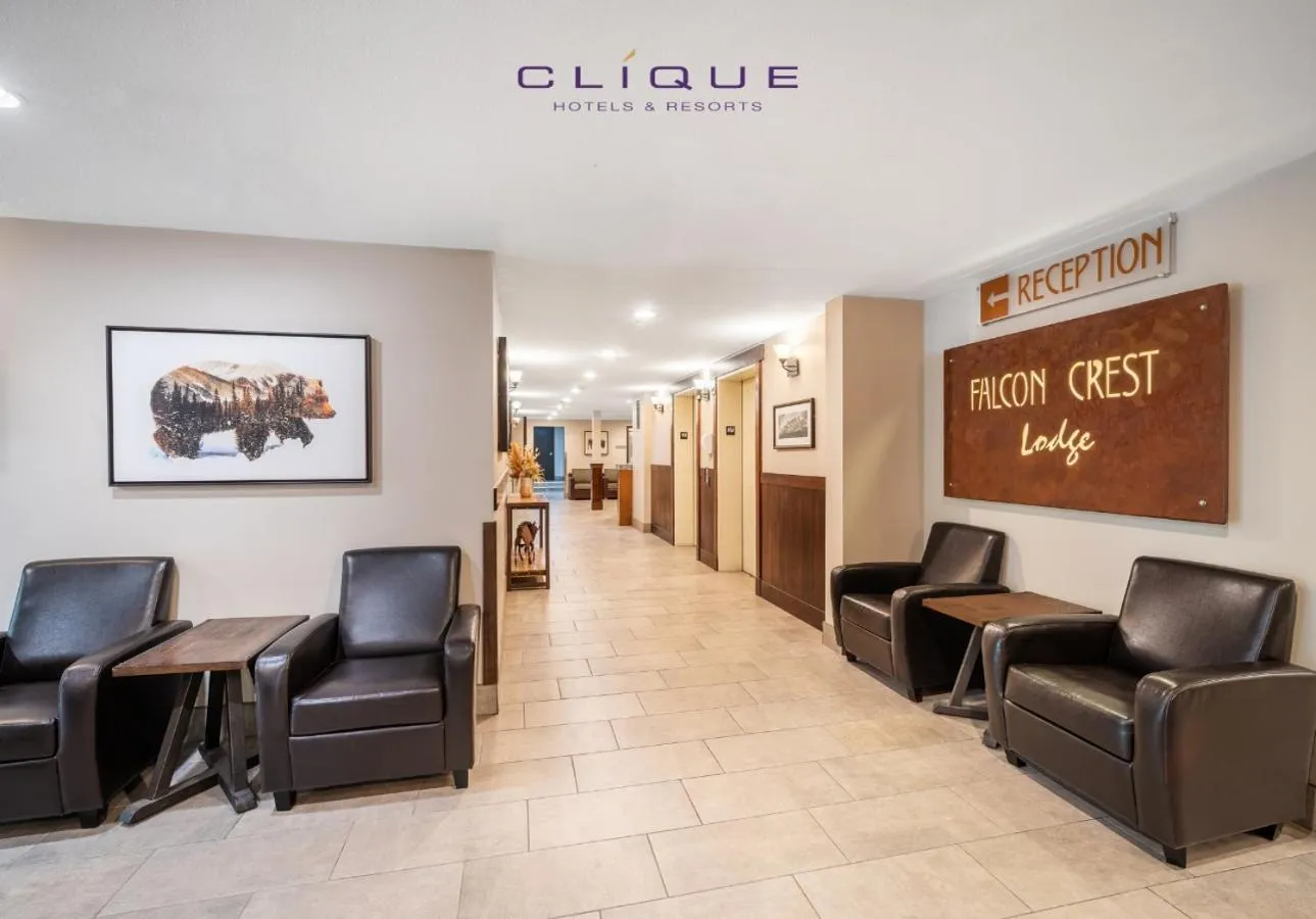 Lobby or reception in Falcon Crest Lodge by CLIQUE