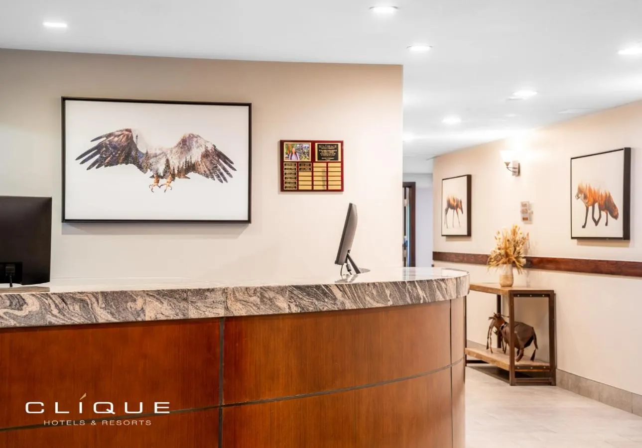 Lobby or reception in Falcon Crest Lodge by CLIQUE