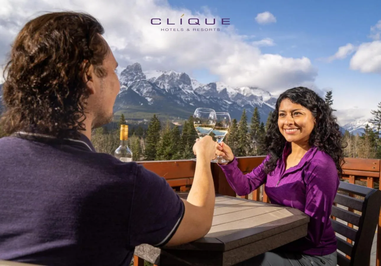 Balcony/Terrace in Falcon Crest Lodge by CLIQUE