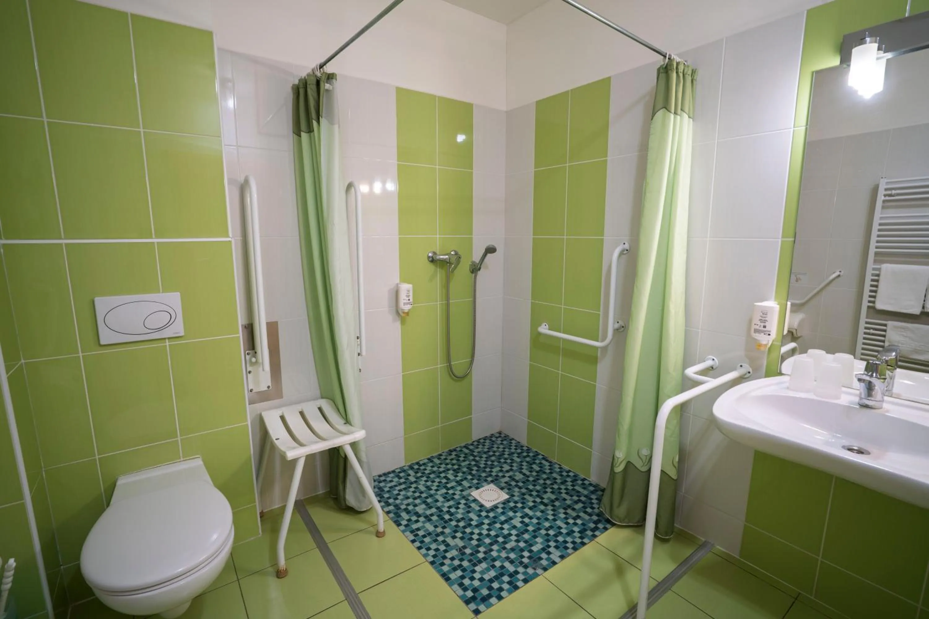 Bathroom in Hotel Senimo